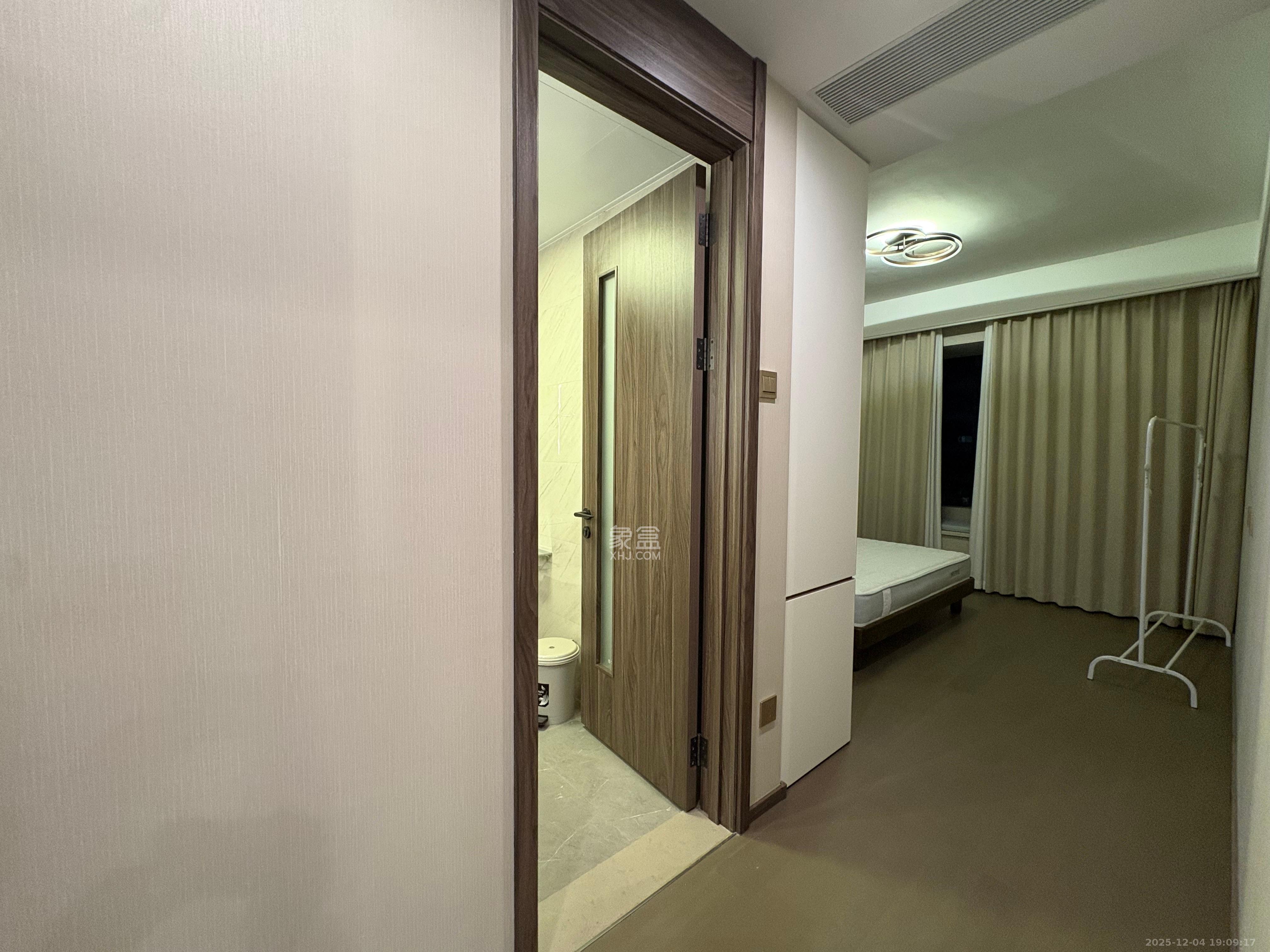 龙湖江与城  4室2厅2卫    3600.0元/月室内图