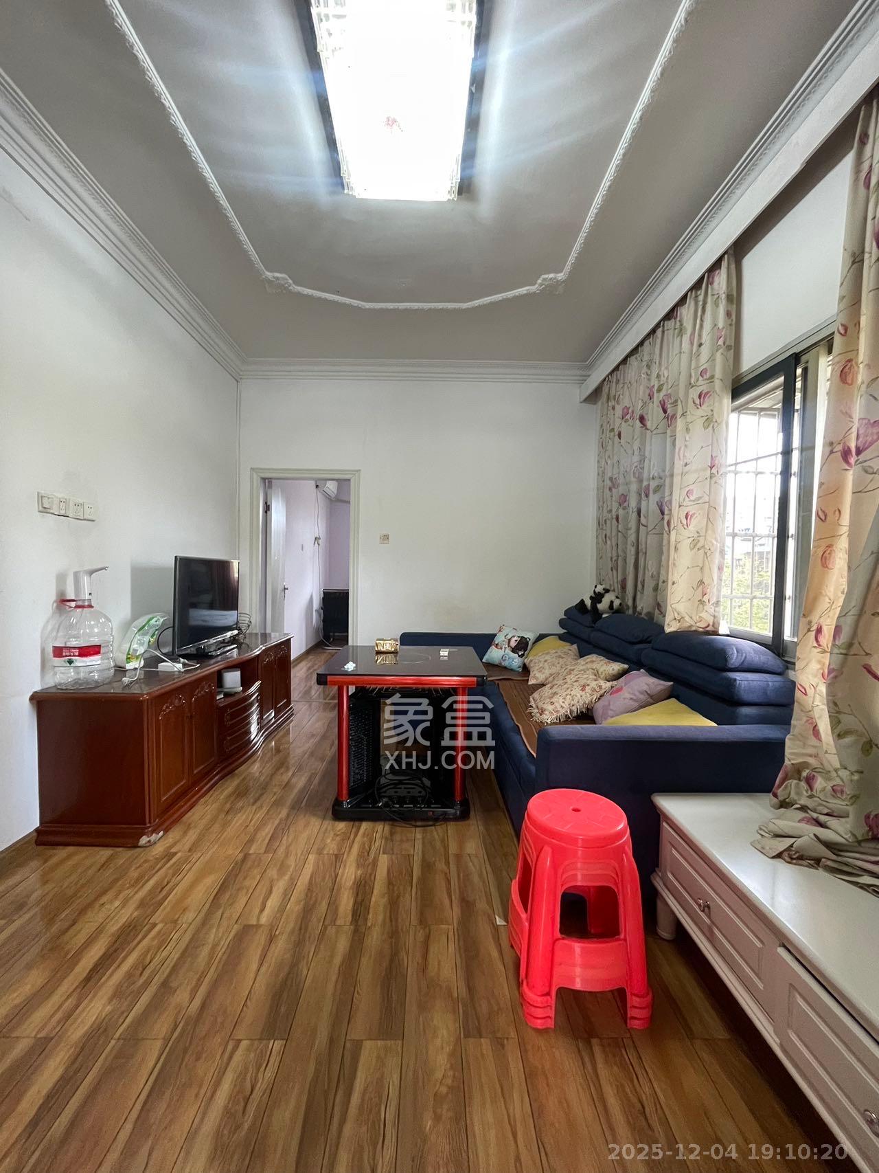 湘雅医院职工宿舍南院  2室1厅1卫    2000.0元/月