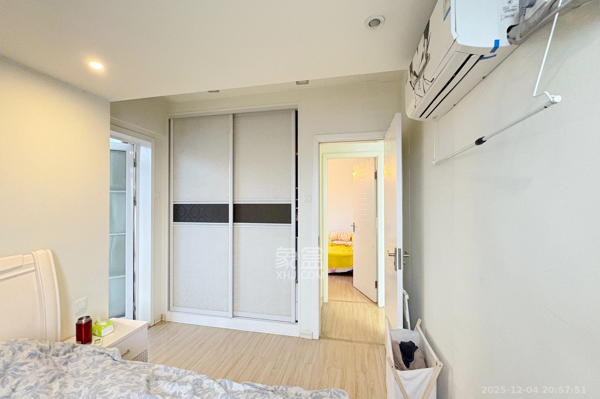 晓园大厦 3室1厅1卫 74.99万 晓园大厦 3室1厅1卫 74.99万卧室