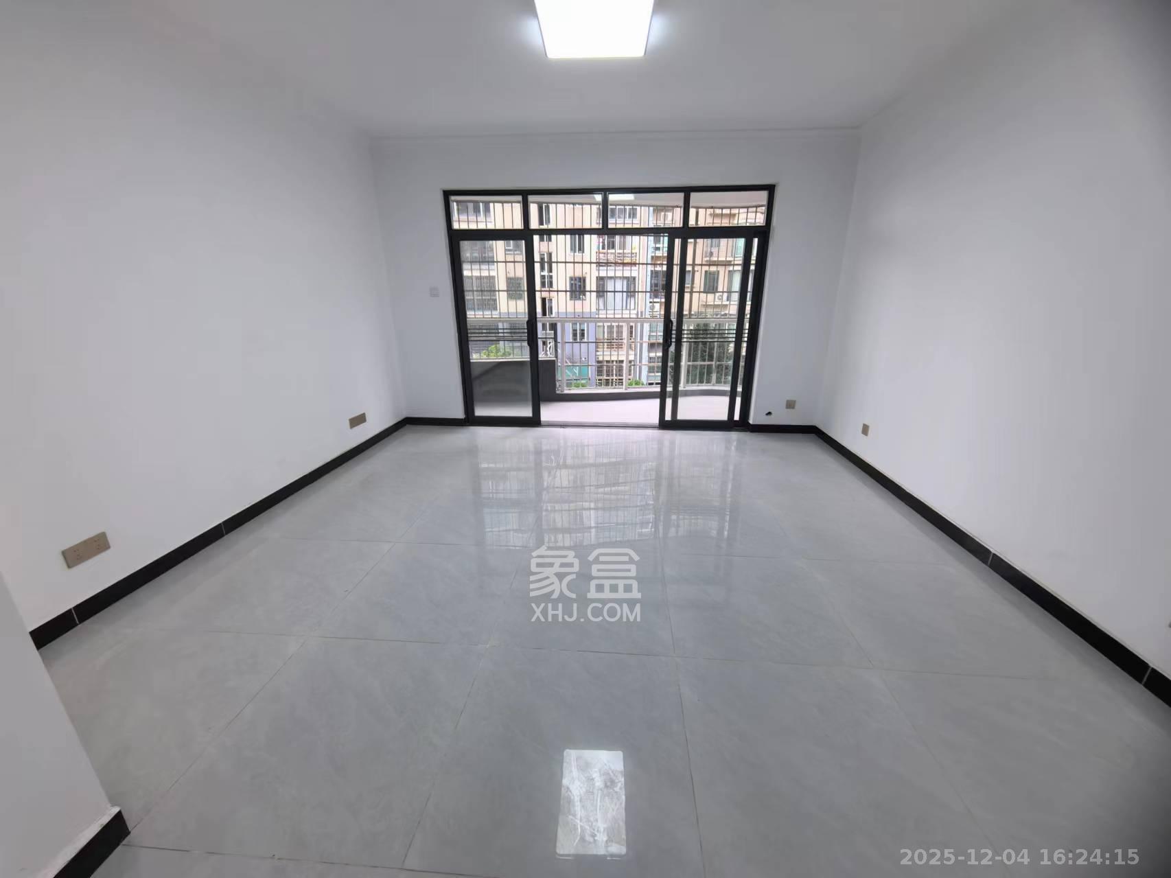 江岸景苑  3室2厅1卫    3600.0元/月