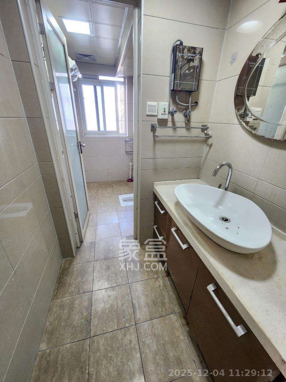 枫林美景  4室2厅2卫    2900.0元/月室内图