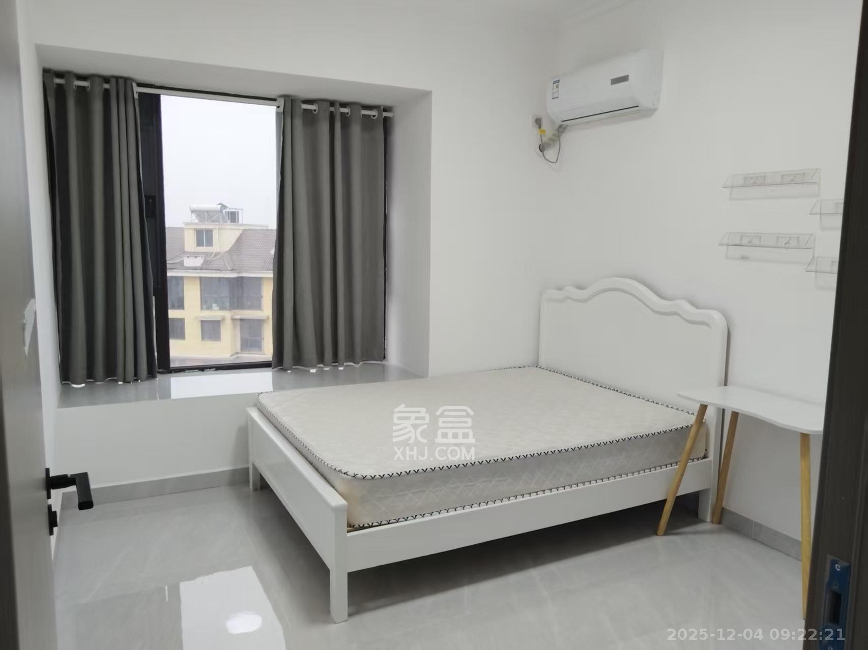 蓝光雍锦半岛  3室2厅2卫    3500.0元/月室内图