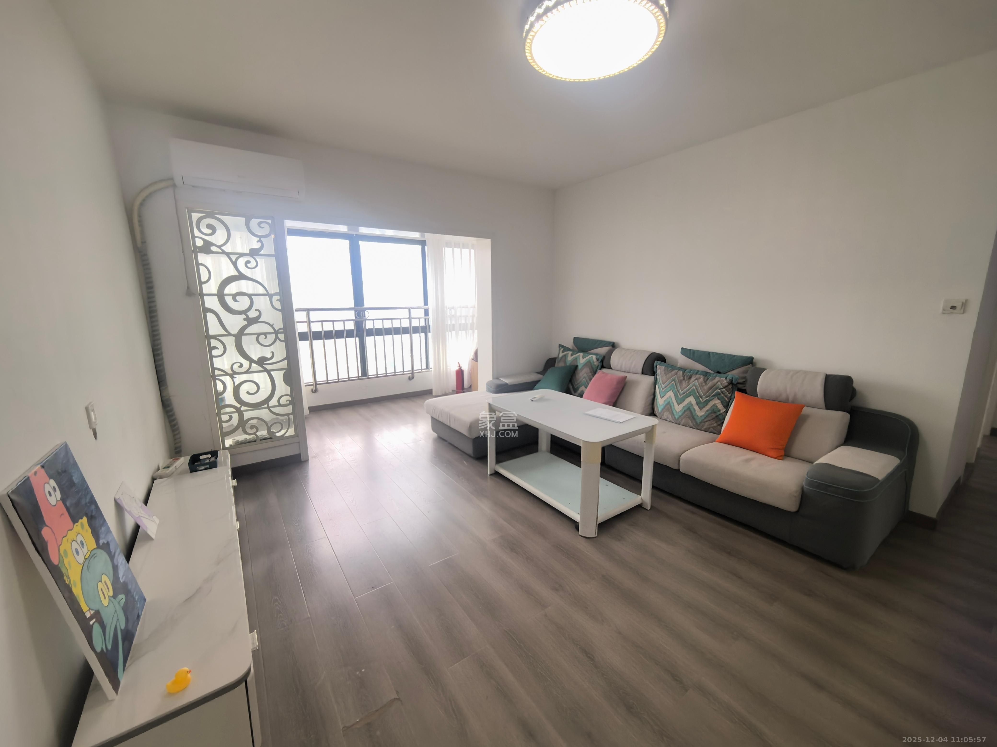 上海城小区  3室1厅1卫    2100.0元/月室内图1