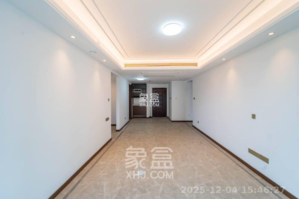 绿地长沙城际空间站（绿地新里佳苑）  3室2厅2卫    3000.0元/月