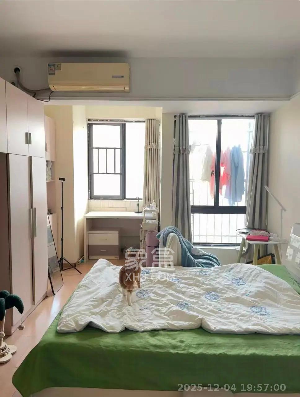 万科金色家园  1室1厅1卫    1300.0元/月