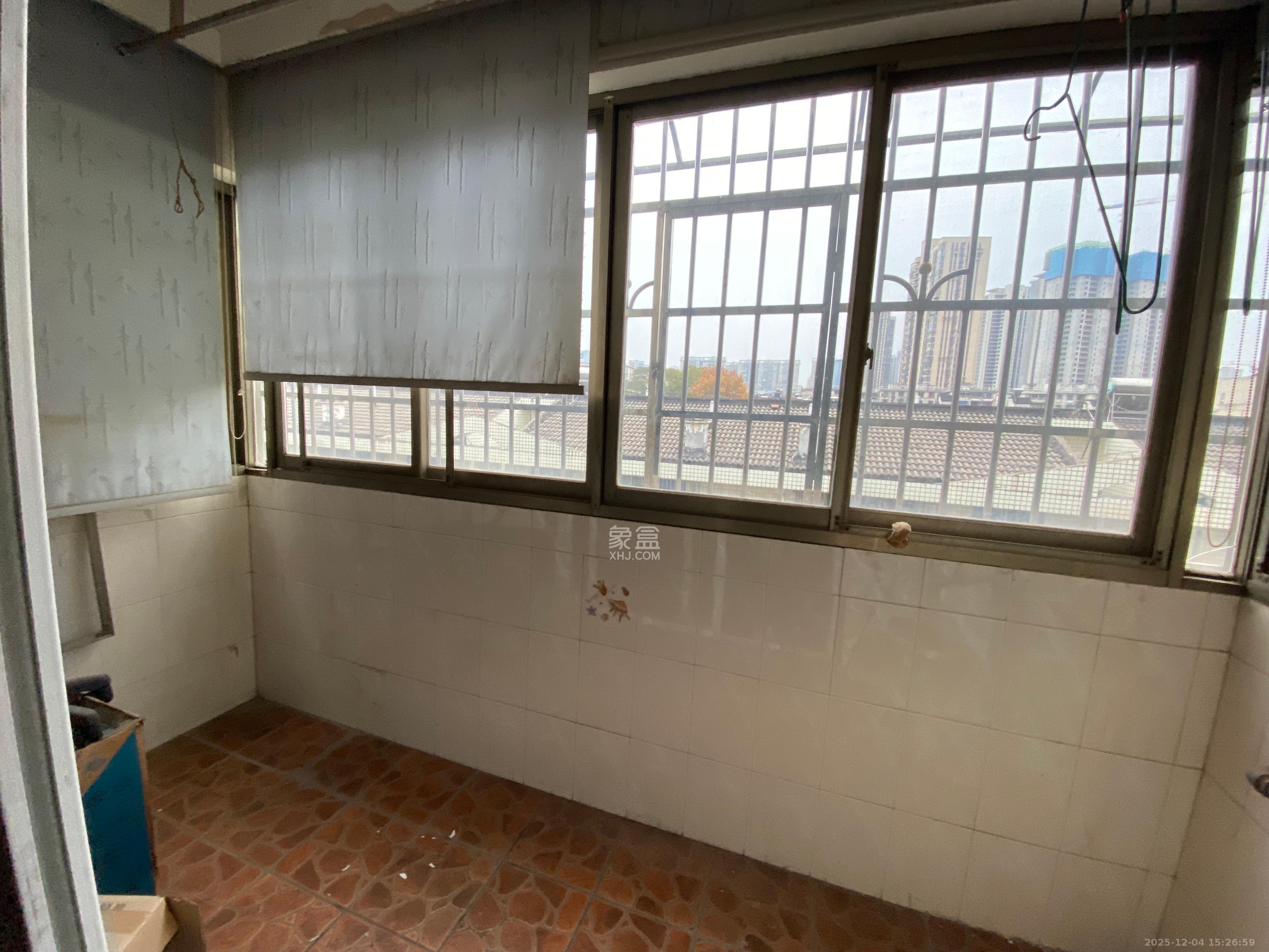 鑫园  3室1厅1卫    2000.0元/月室内图