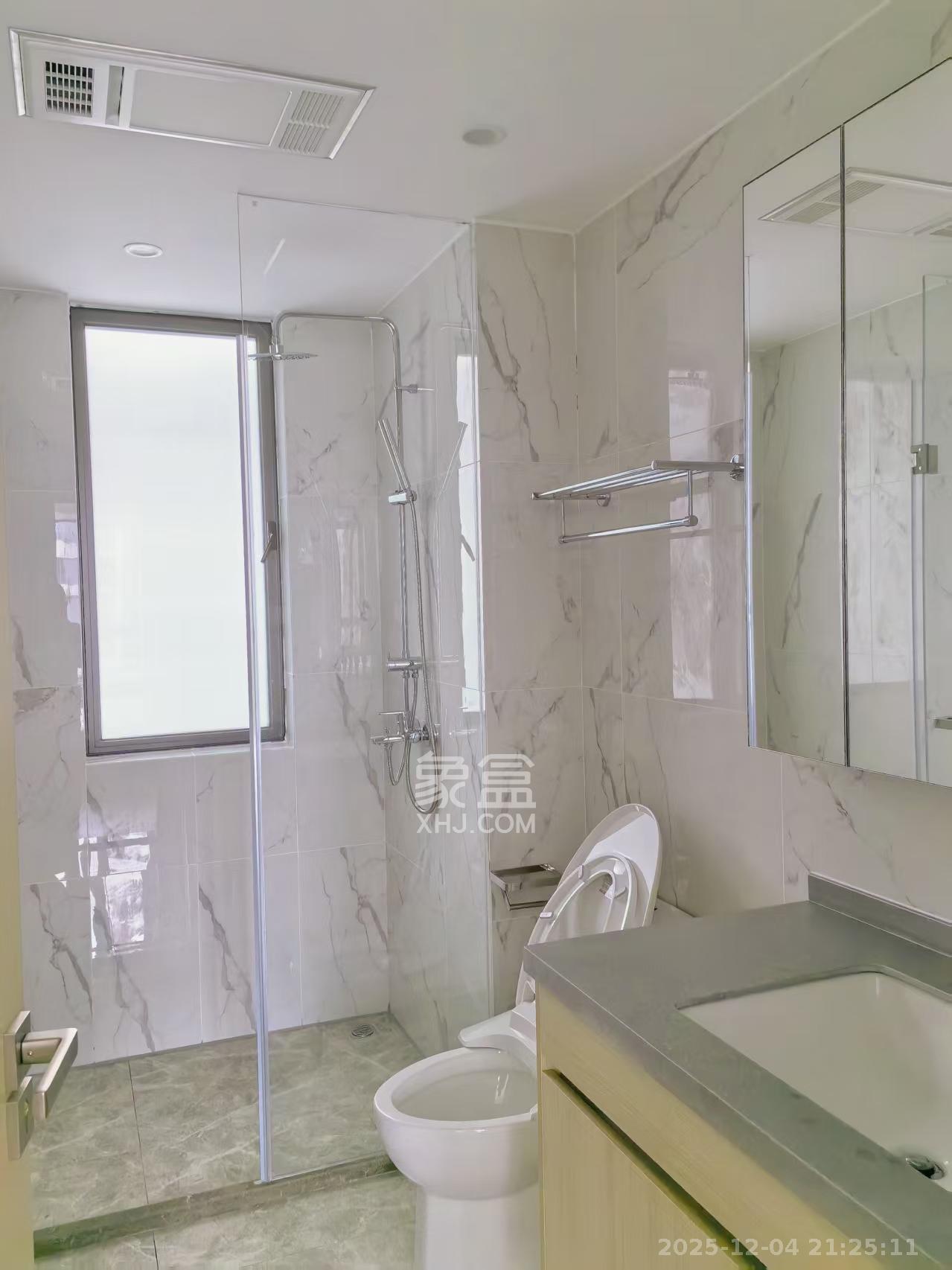 复地滨江金融中心 3室2厅2卫 4500.0元/月 复地滨江金融中心 3室2厅2卫 4500.0元/月室内图