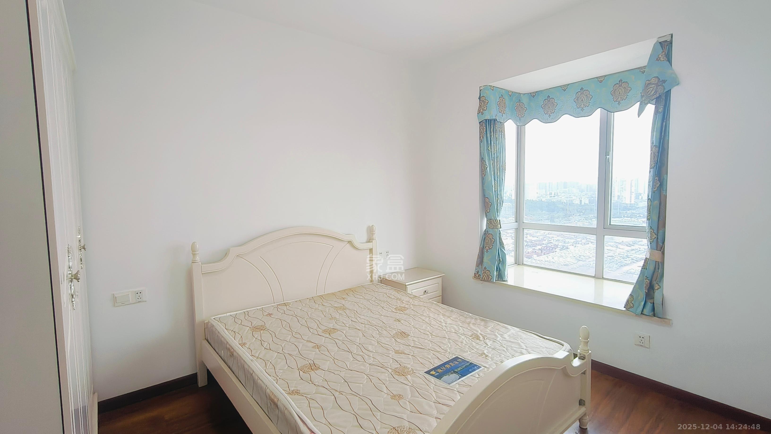 恒广国际景园一二区  2室2厅1卫    2100.0元/月室内图