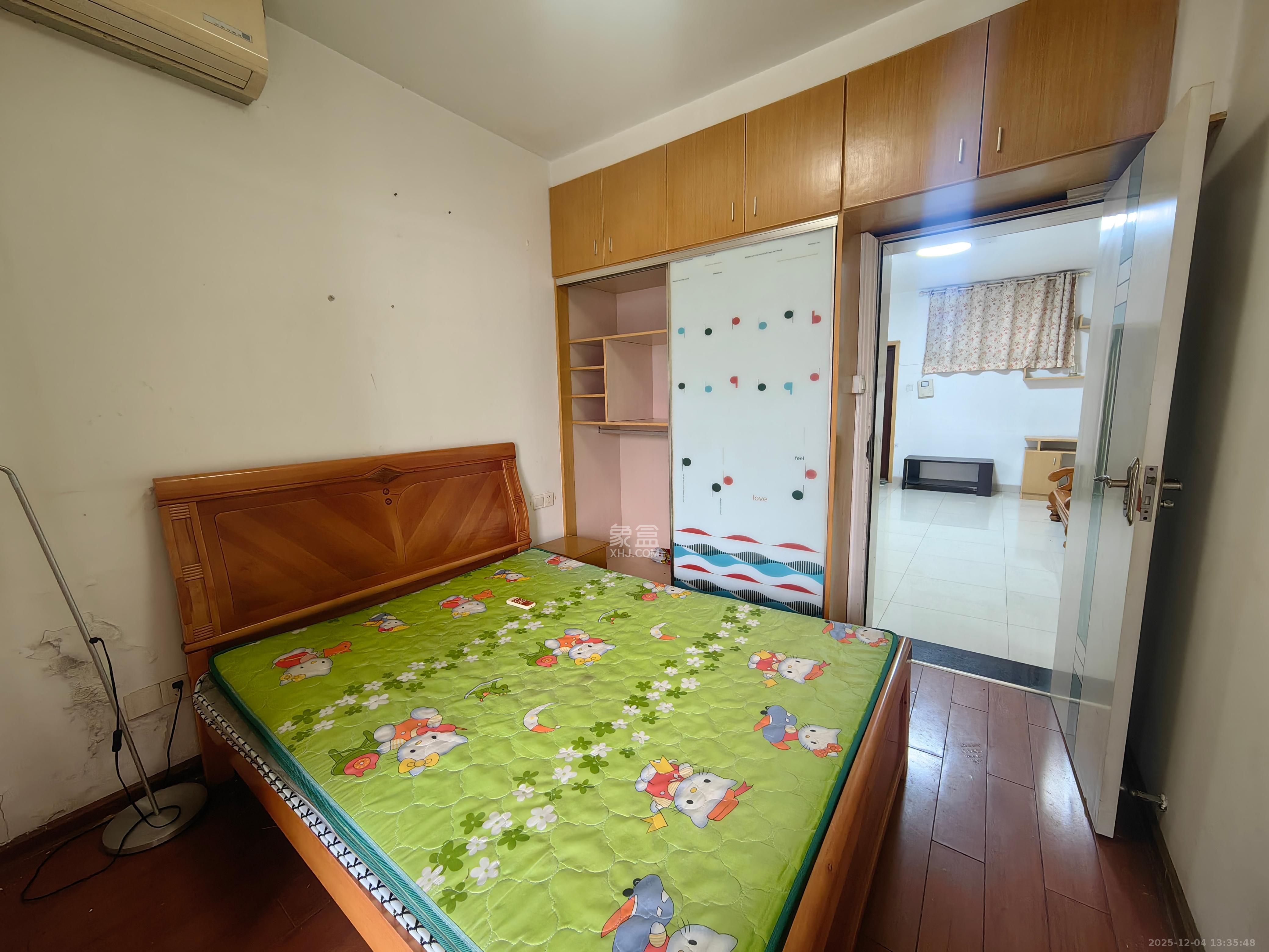 新芙蓉之都  1室1厅1卫    1500.0元/月