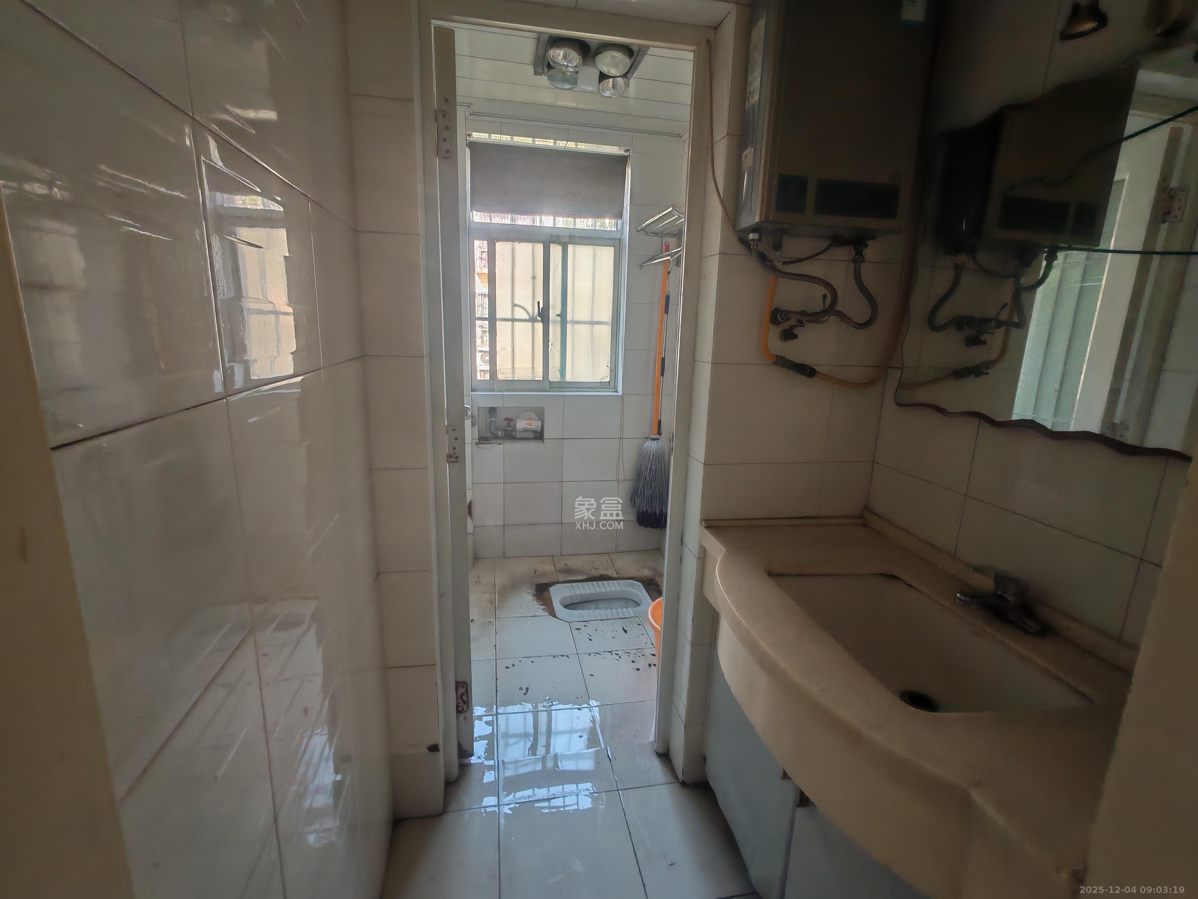 新星小区  3室2厅2卫    1300.0元/月室内图