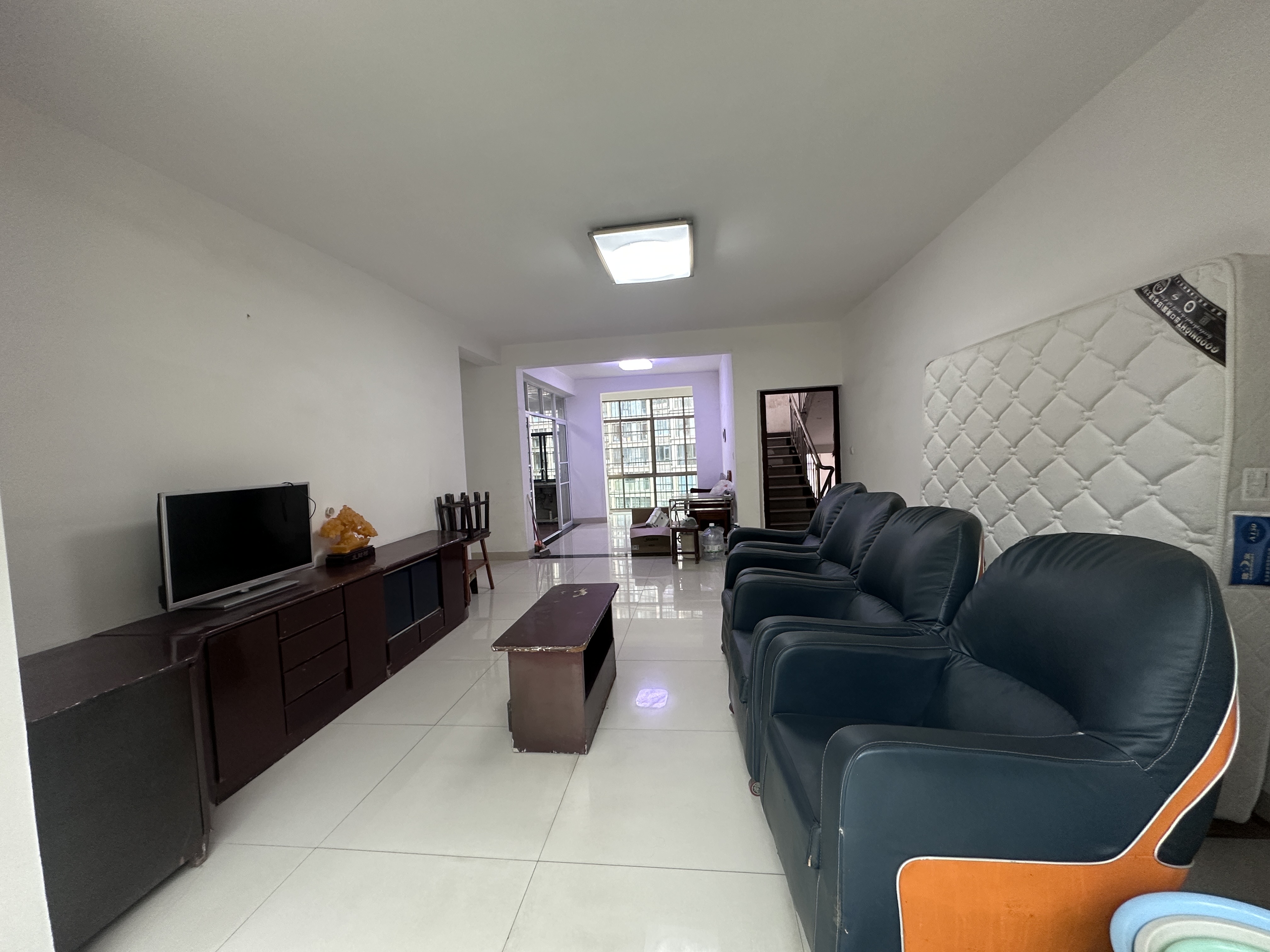 长湖小区 3室2厅1卫 1000.0元/月 长湖小区 3室2厅1卫 1000.0元/月室内图