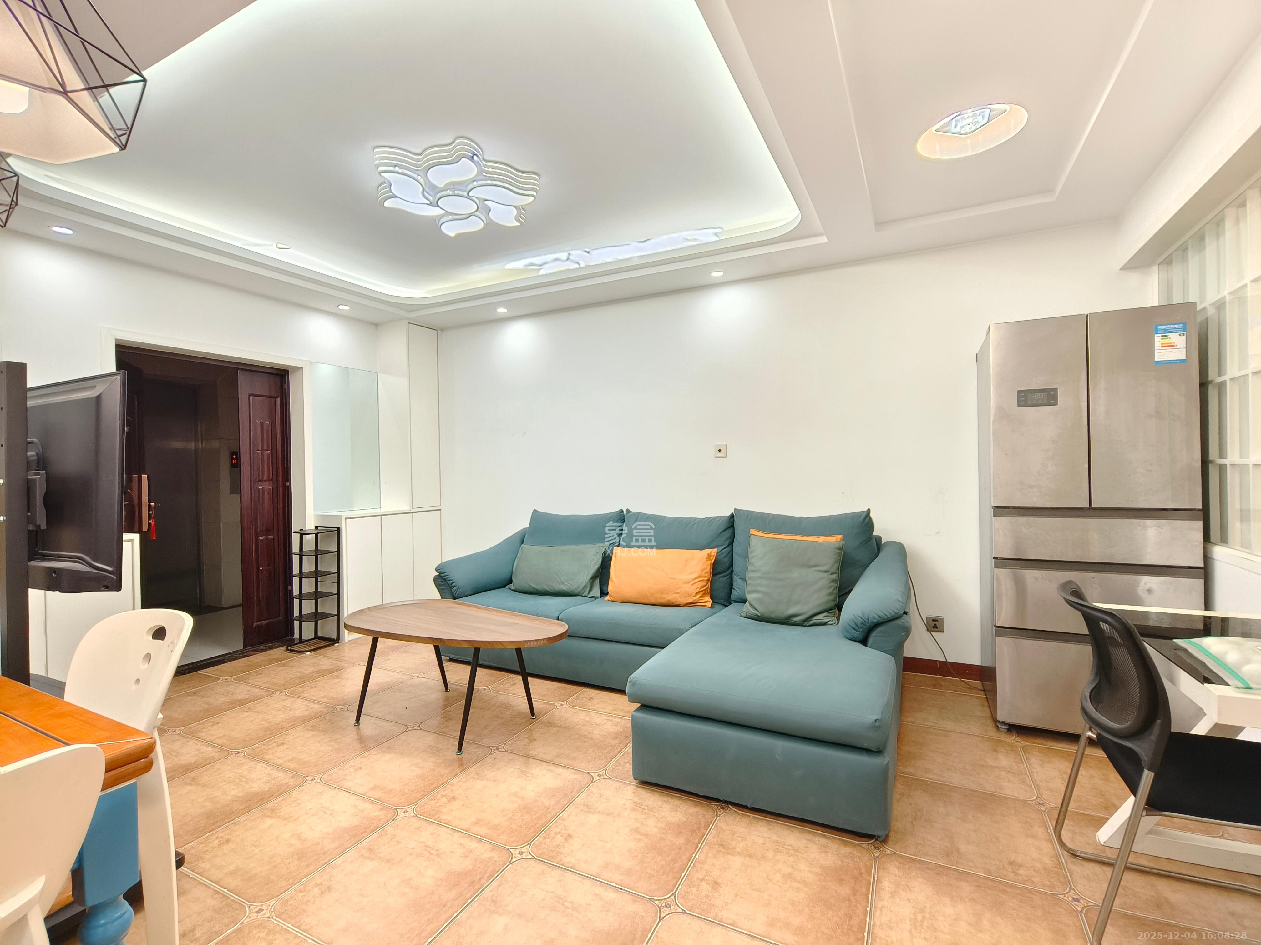 绿地中央广场  2室1厅1卫    2300.0元/月室内图