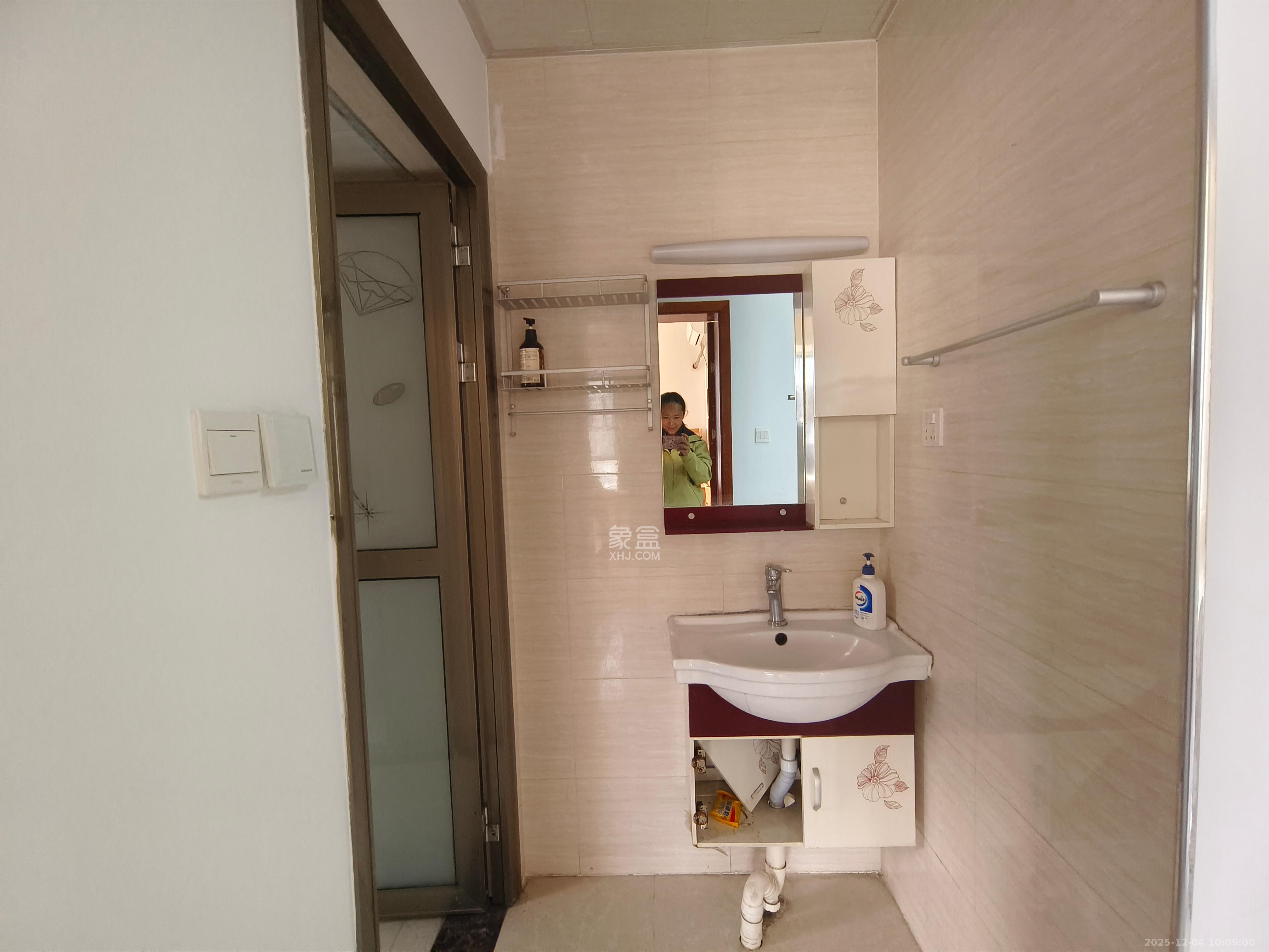 山语城二期  1室2厅2卫    2000.0元/月室内图