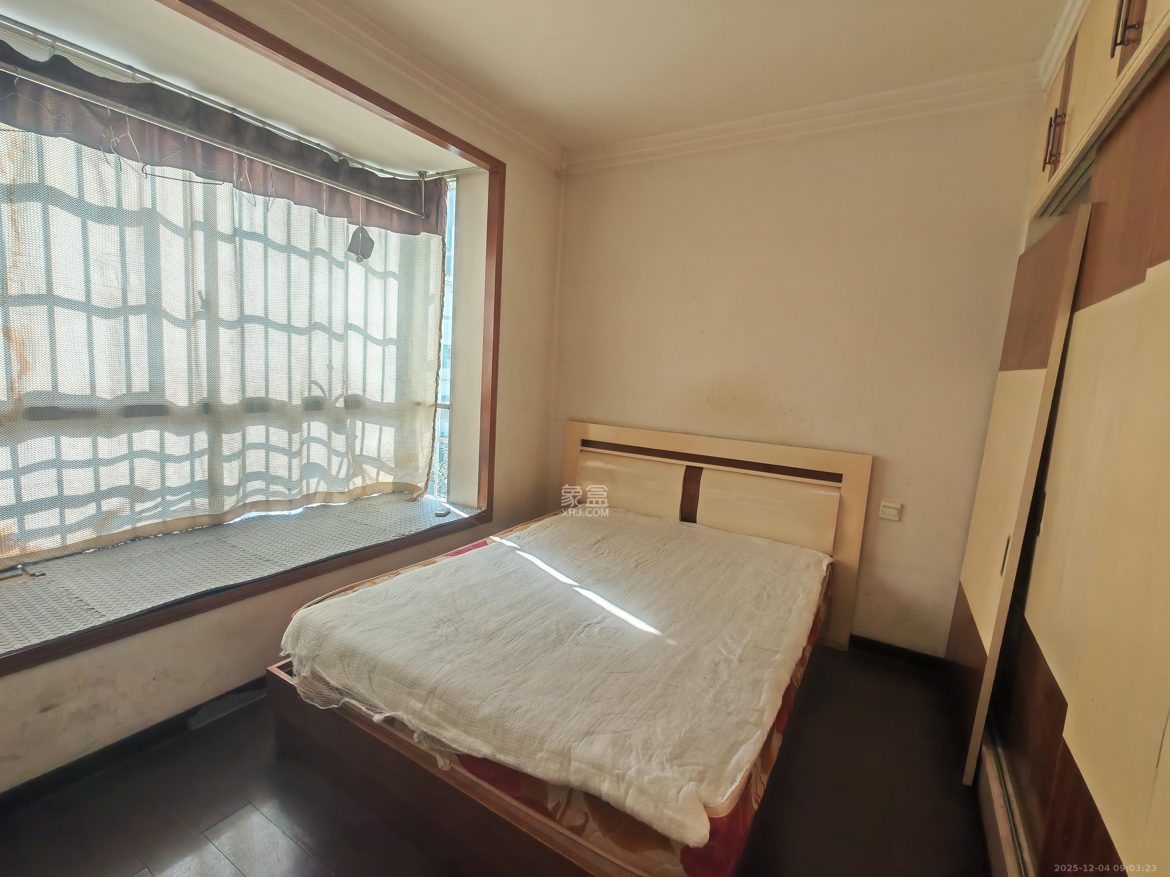 新星小区  3室2厅2卫    1300.0元/月室内图