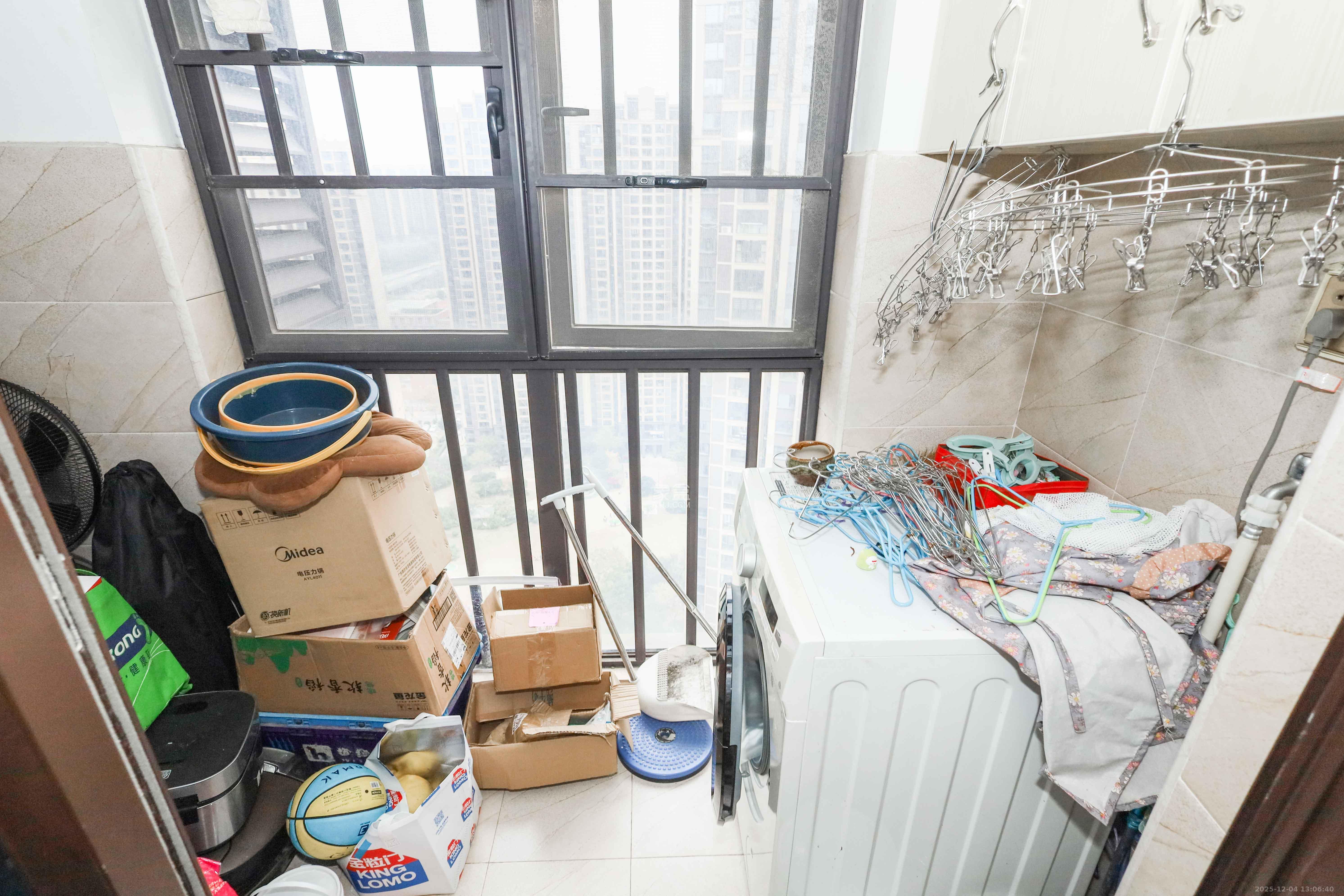 梅溪鑫苑名家  3室2厅1卫    96.8万阳台