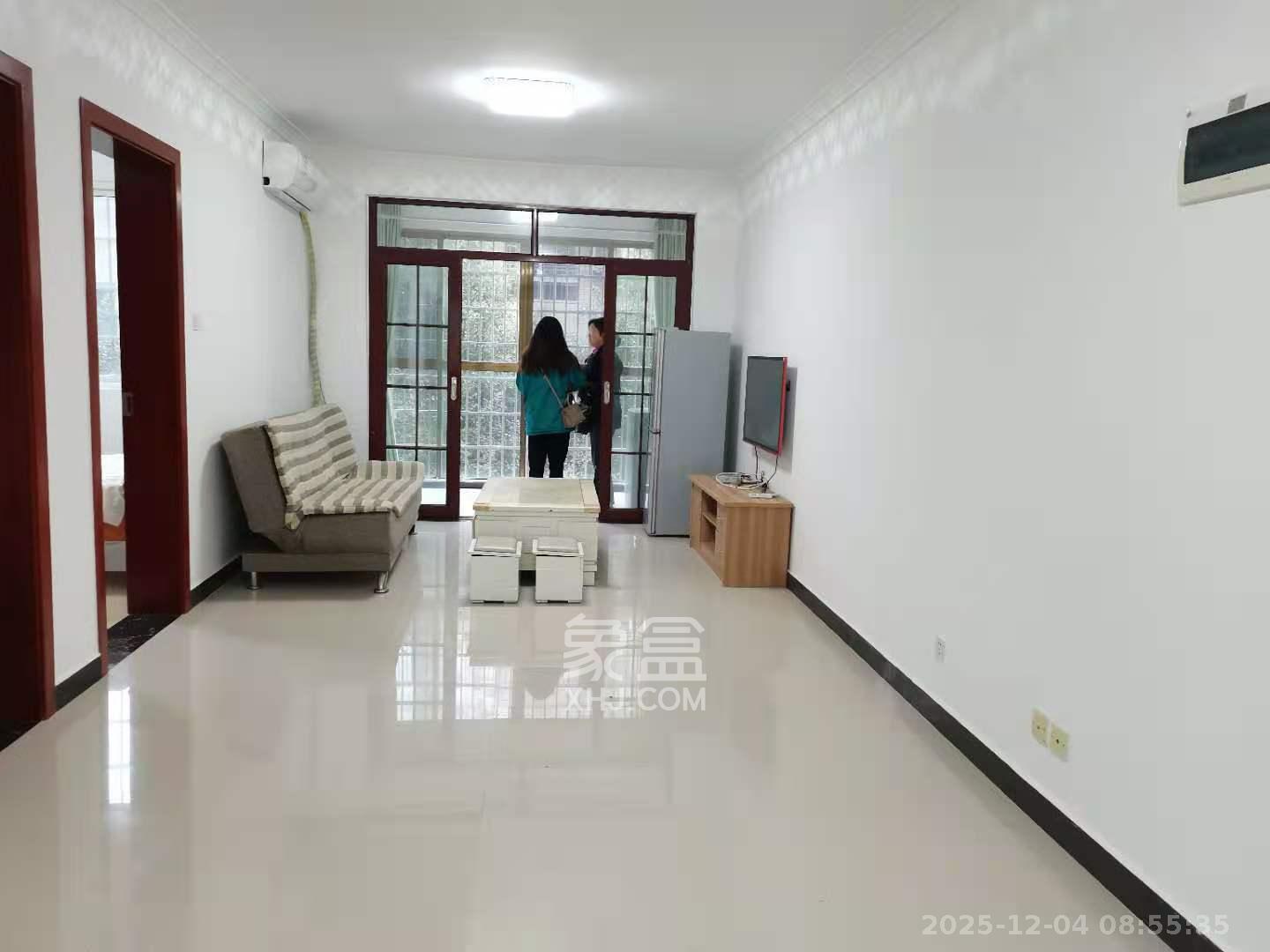 麓谷锦和园  2室1厅1卫    1900.0元/月室内图