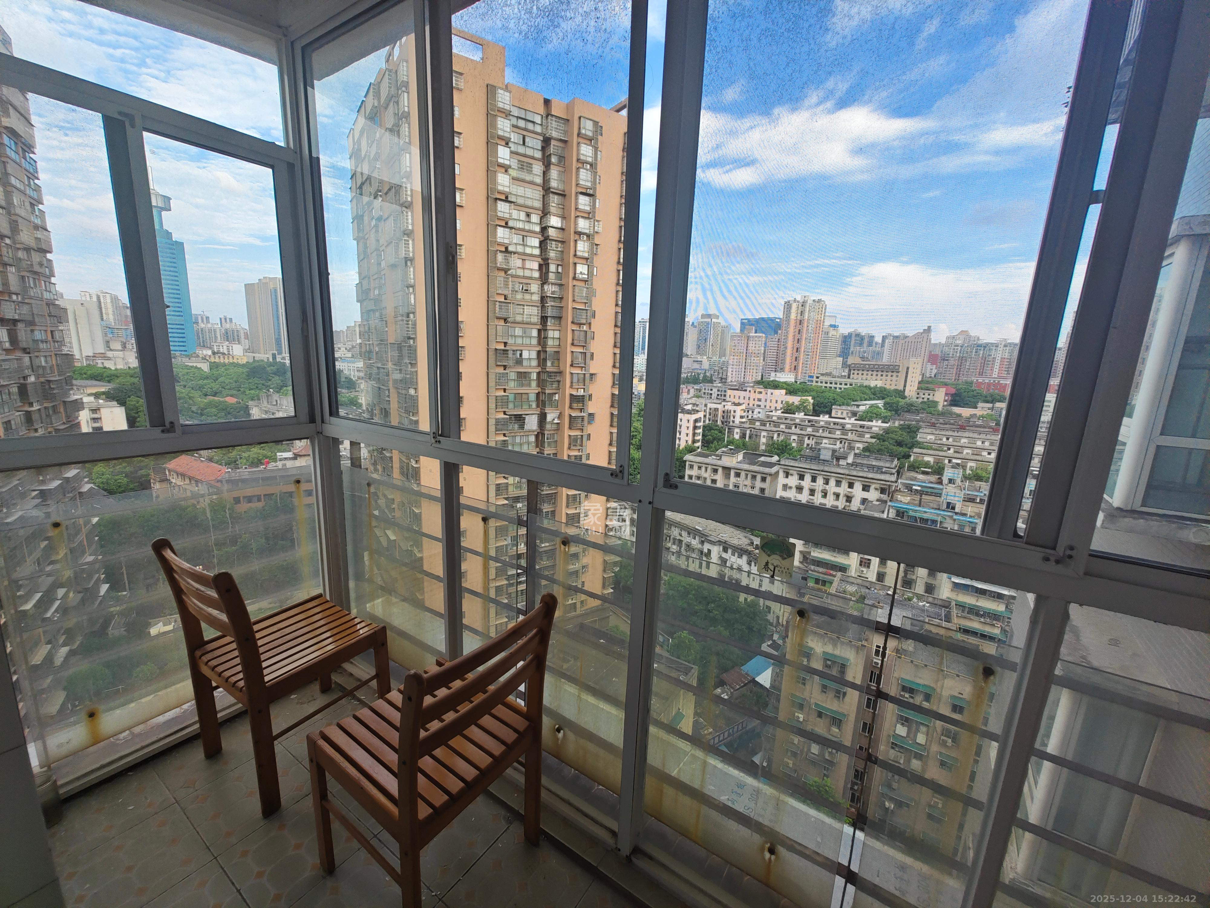 活力康城  2室2厅1卫    2300.0元/月室内图