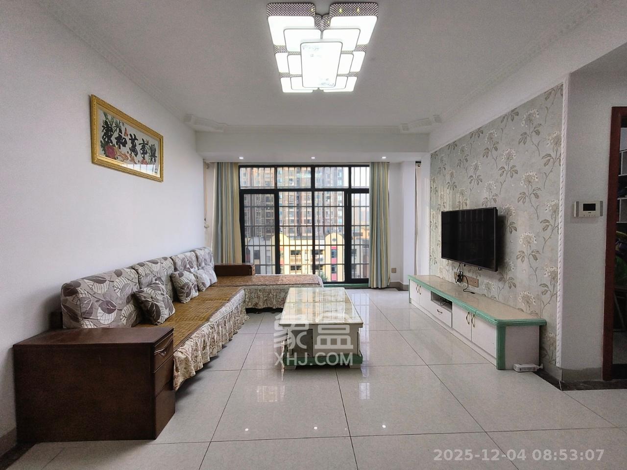 中欣楚天雅郡  4室2厅2卫    2000.0元/月室内图1