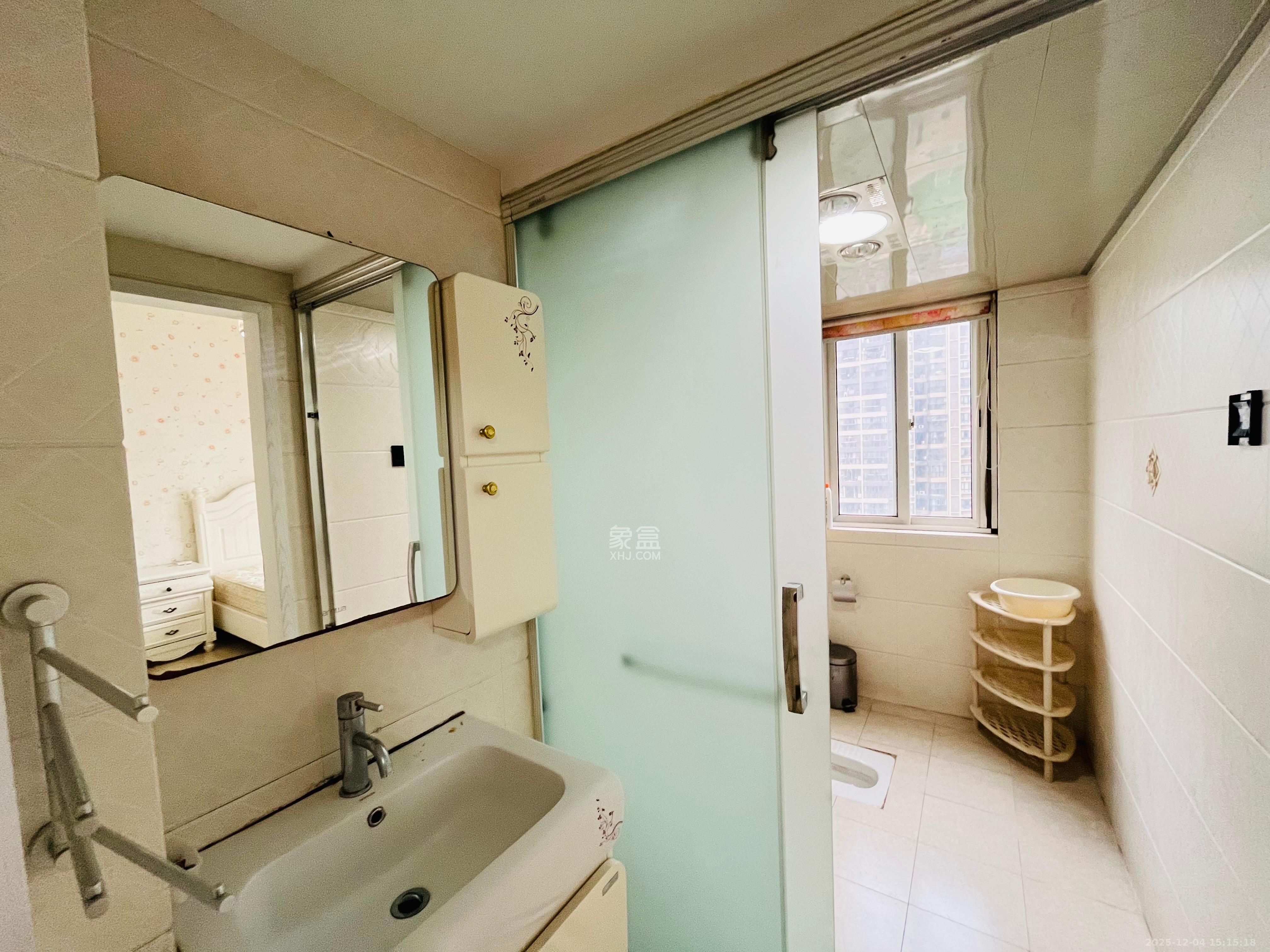 汇都公寓  3室2厅1卫    2000.0元/月室内图