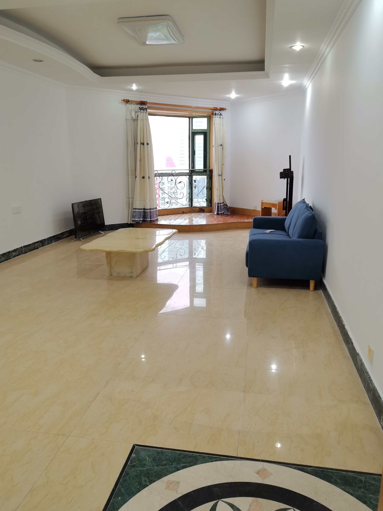 置地花园 3室2厅1卫 3000.0元/月 置地花园 3室2厅1卫 3000.0元/月室内图