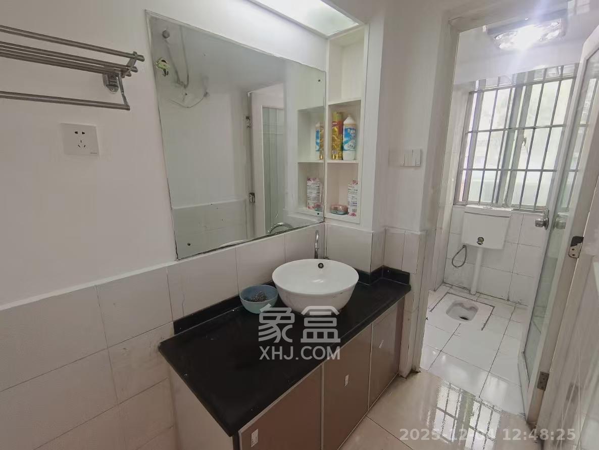 万事佳景园 3室2厅2卫 2400.0元/月 万事佳景园 3室2厅2卫 2400.0元/月室内图