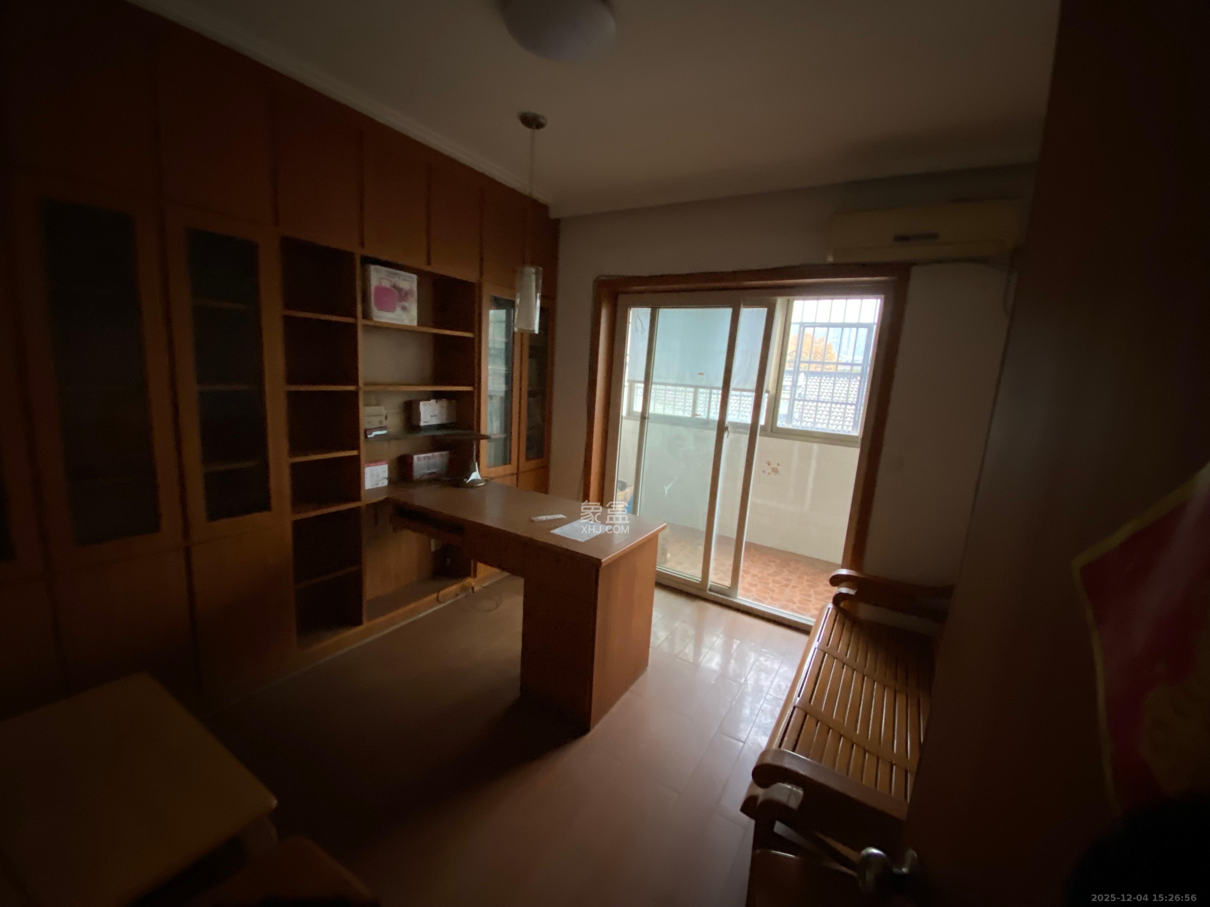 鑫园 3室1厅1卫 2000.0元/月 鑫园 3室1厅1卫 2000.0元/月室内图