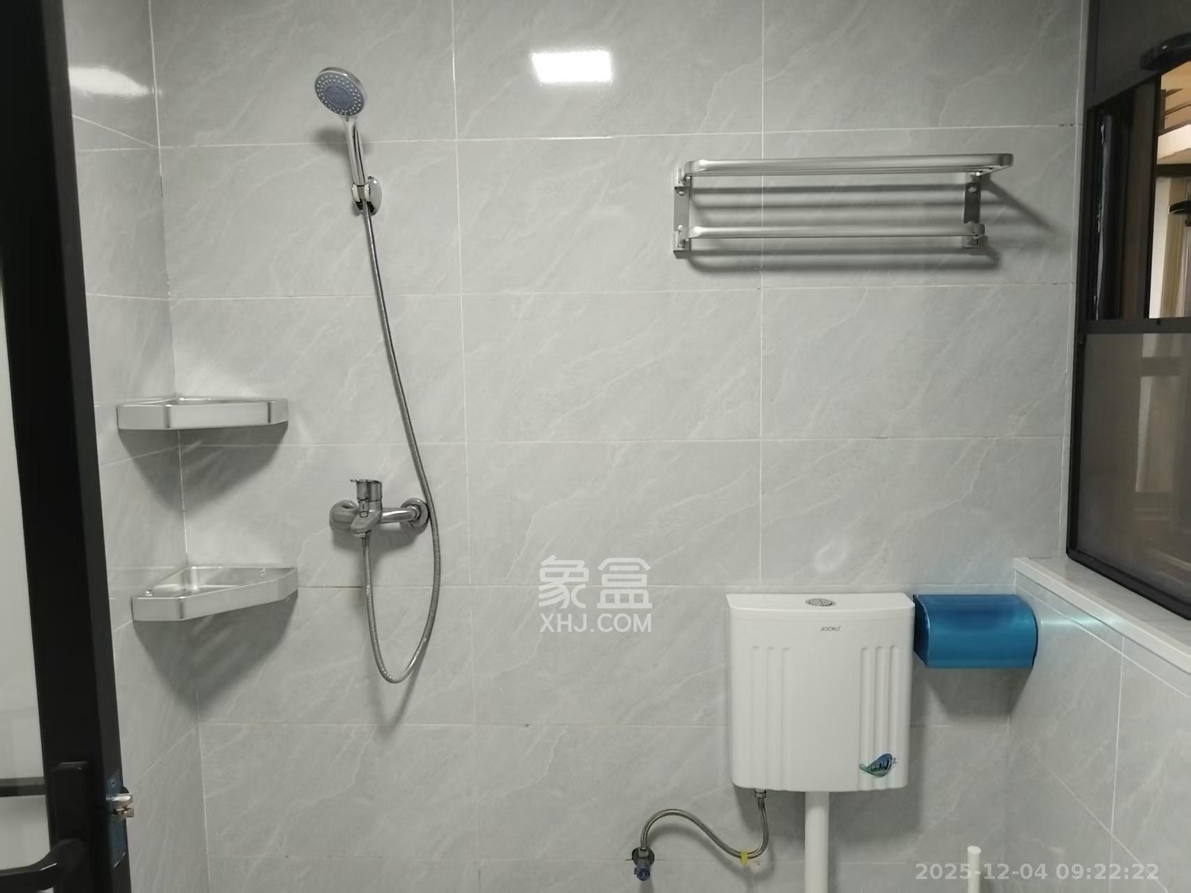 蓝光雍锦半岛  3室2厅2卫    3500.0元/月室内图