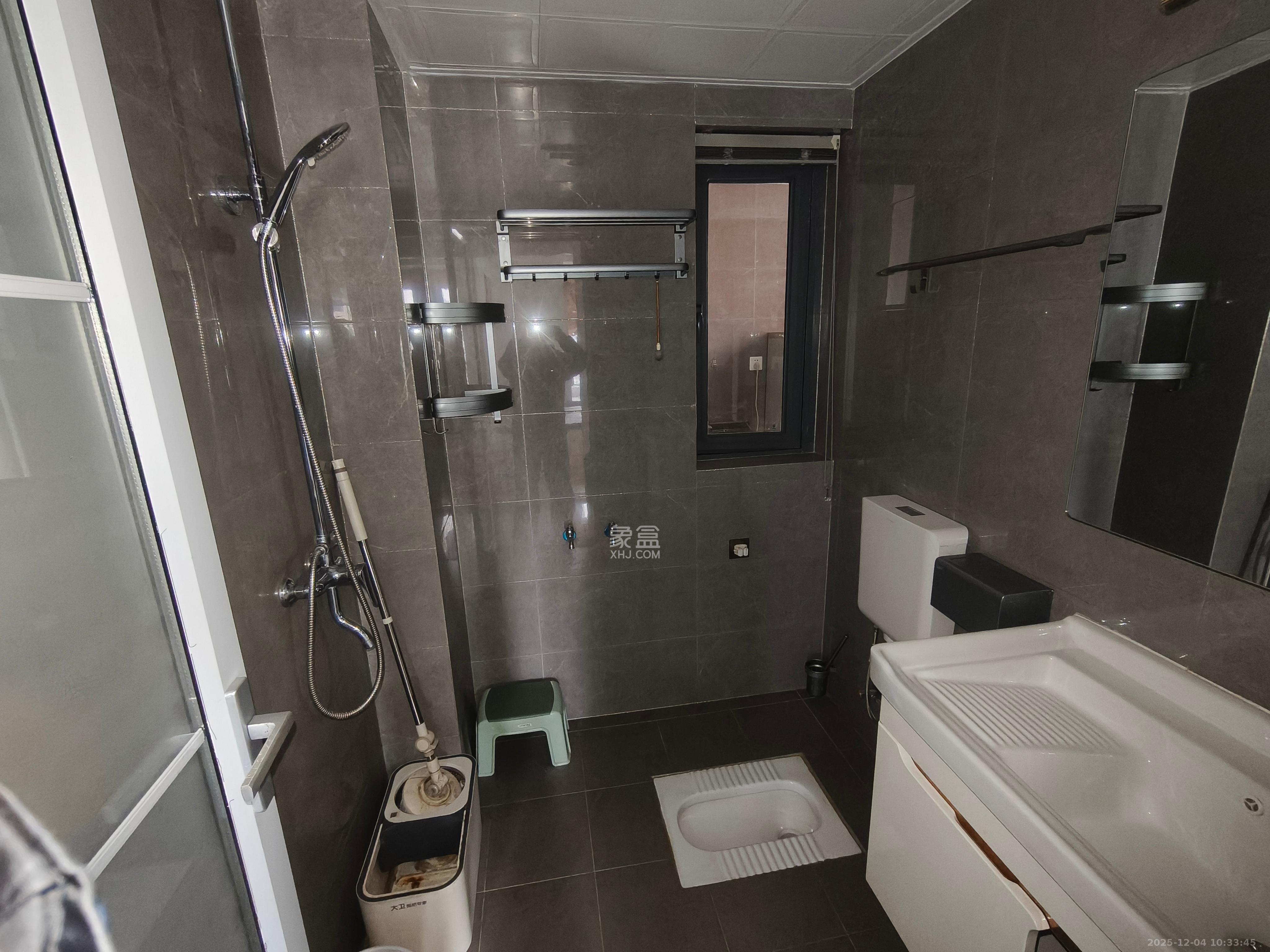 天健城  2室1厅1卫    3200.0元/月室内图