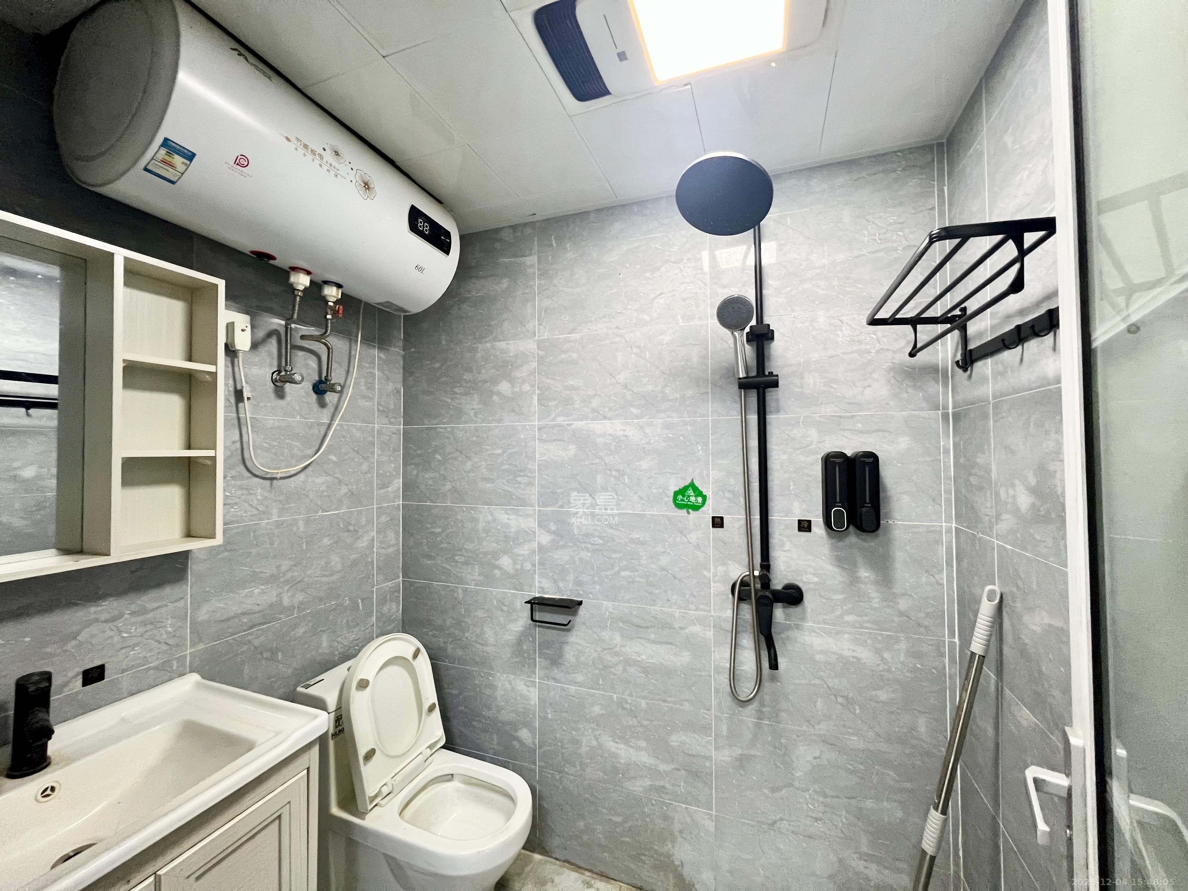 钱隆世家 1室1厅1卫 1200.0元/月 钱隆世家 1室1厅1卫 1200.0元/月室内图