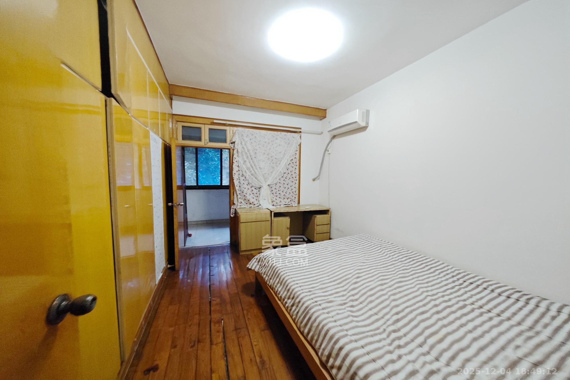 金叶公寓（原省烟草公司宿舍）  3室2厅1卫    83.0万卧室