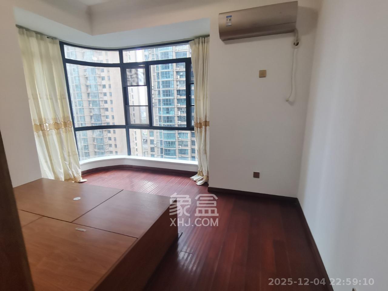 融圣国际 3室1厅2卫 3500.0元/月 融圣国际 3室1厅2卫 3500.0元/月室内图