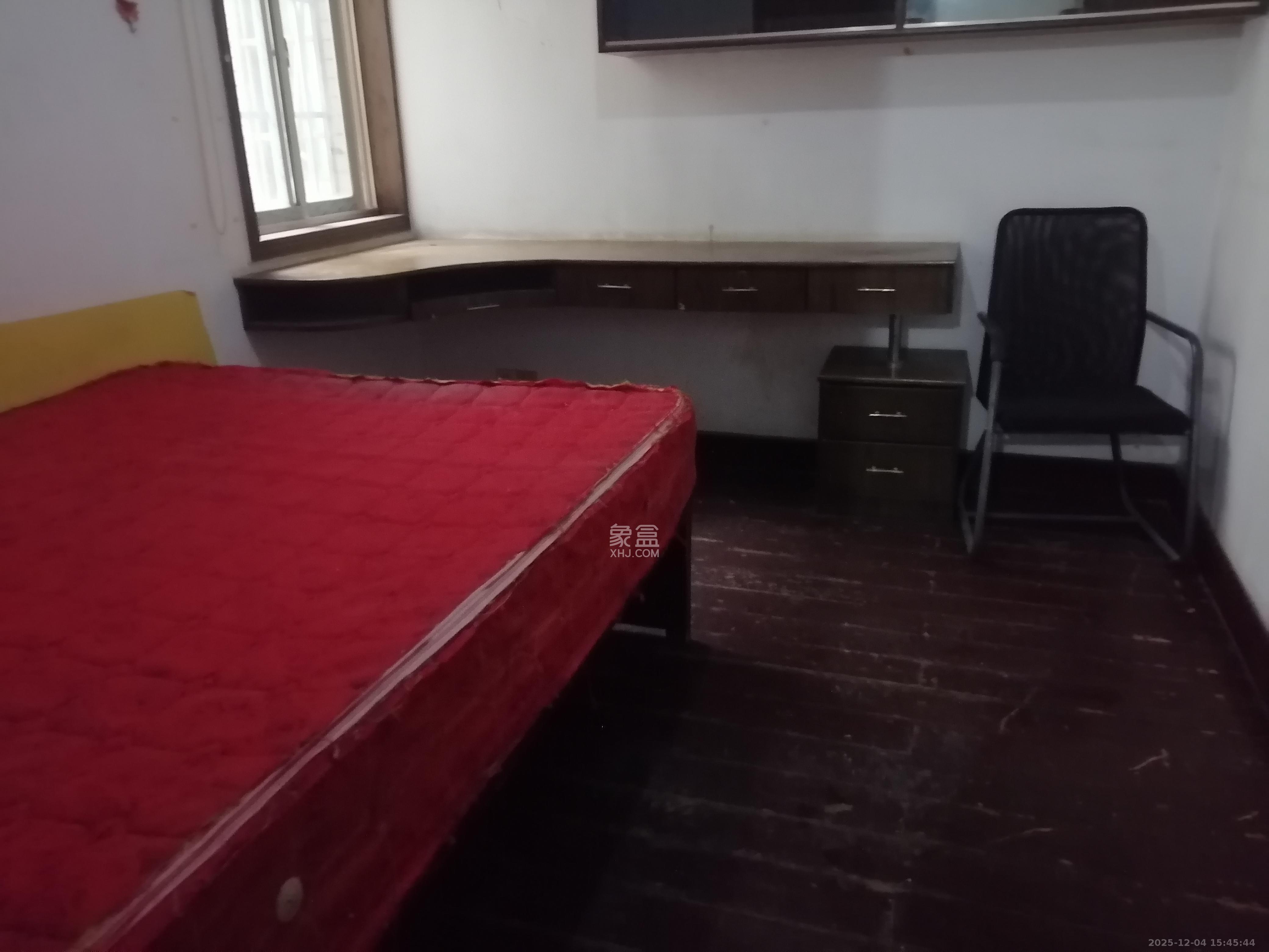 华新花苑 3室1厅1卫 1500.0元/月 华新花苑 3室1厅1卫 1500.0元/月室内图