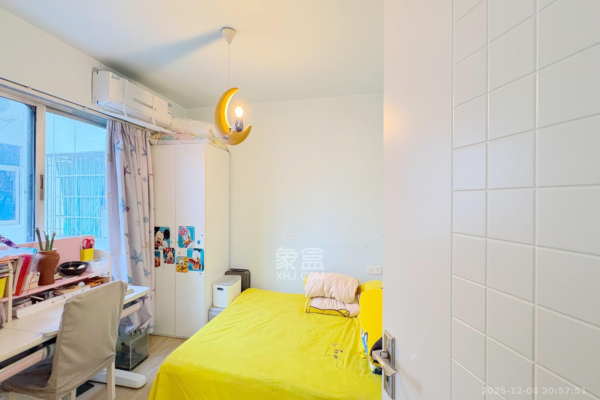 晓园大厦  3室1厅1卫    74.99万卧室