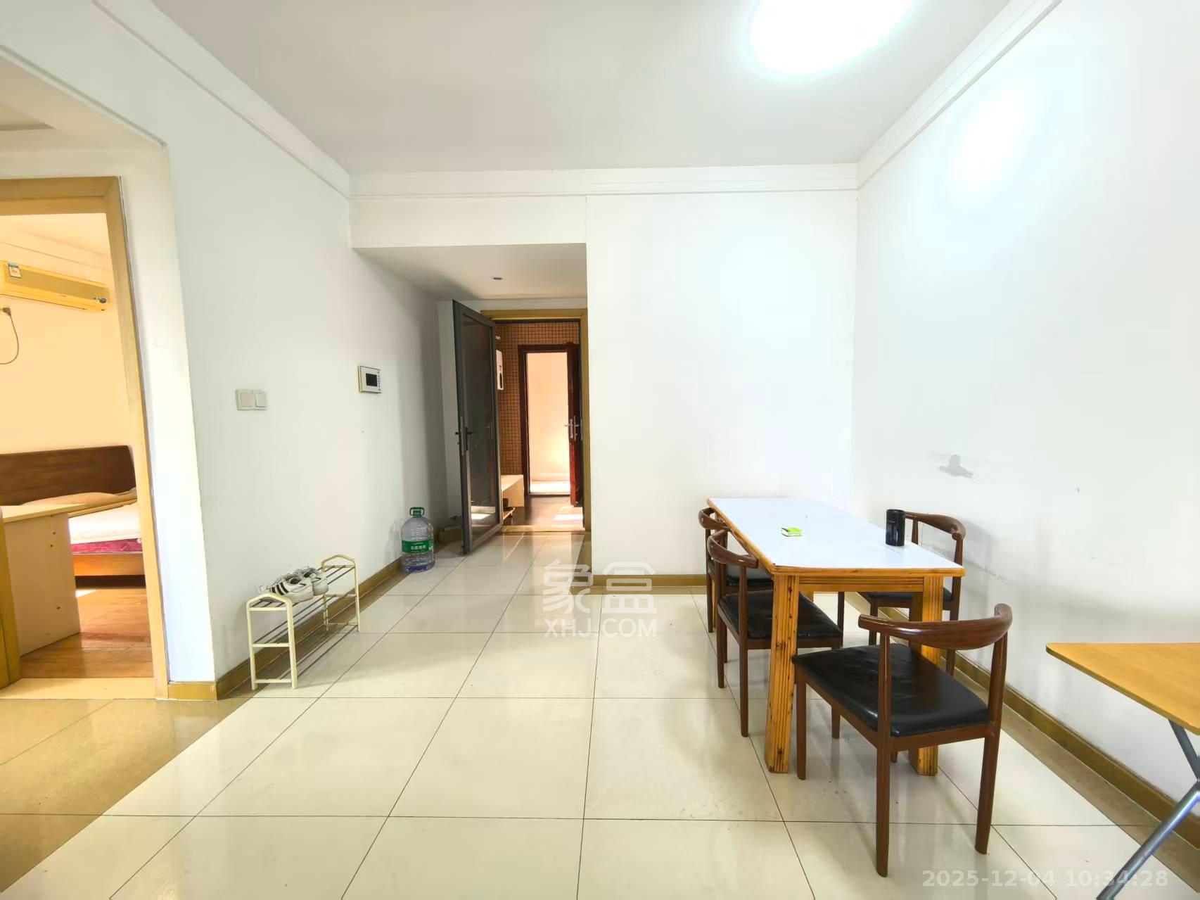 珠江花城三期锦鲤  2室2厅1卫    2000.0元/月室内图