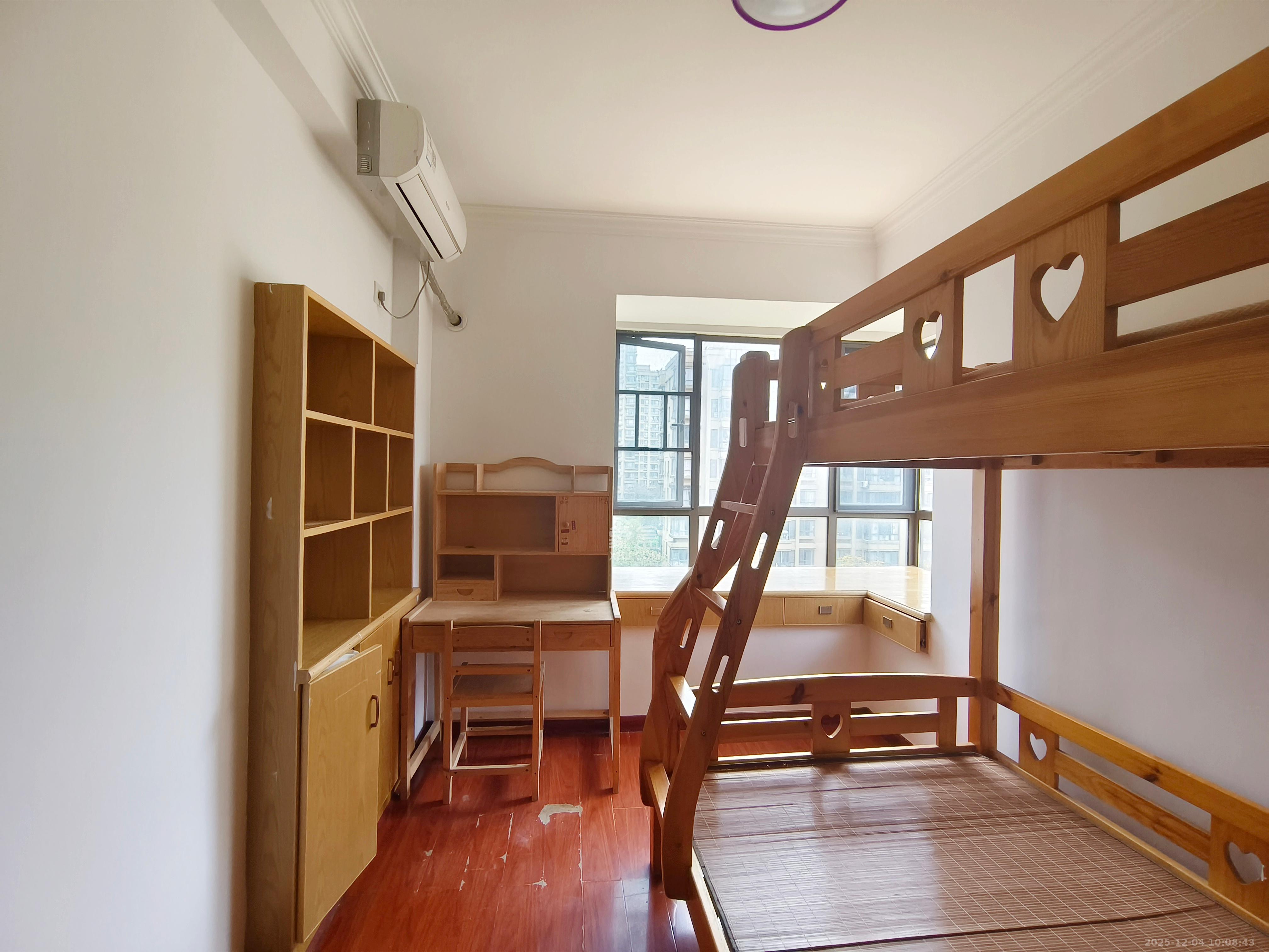 山语城二期  1室2厅2卫    2000.0元/月室内图