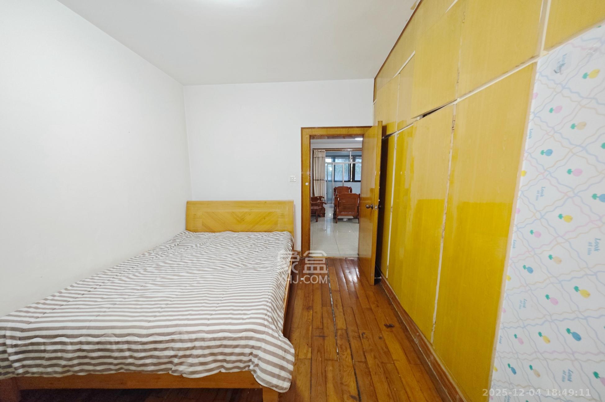 金叶公寓（原省烟草公司宿舍）  3室2厅1卫    83.0万卧室