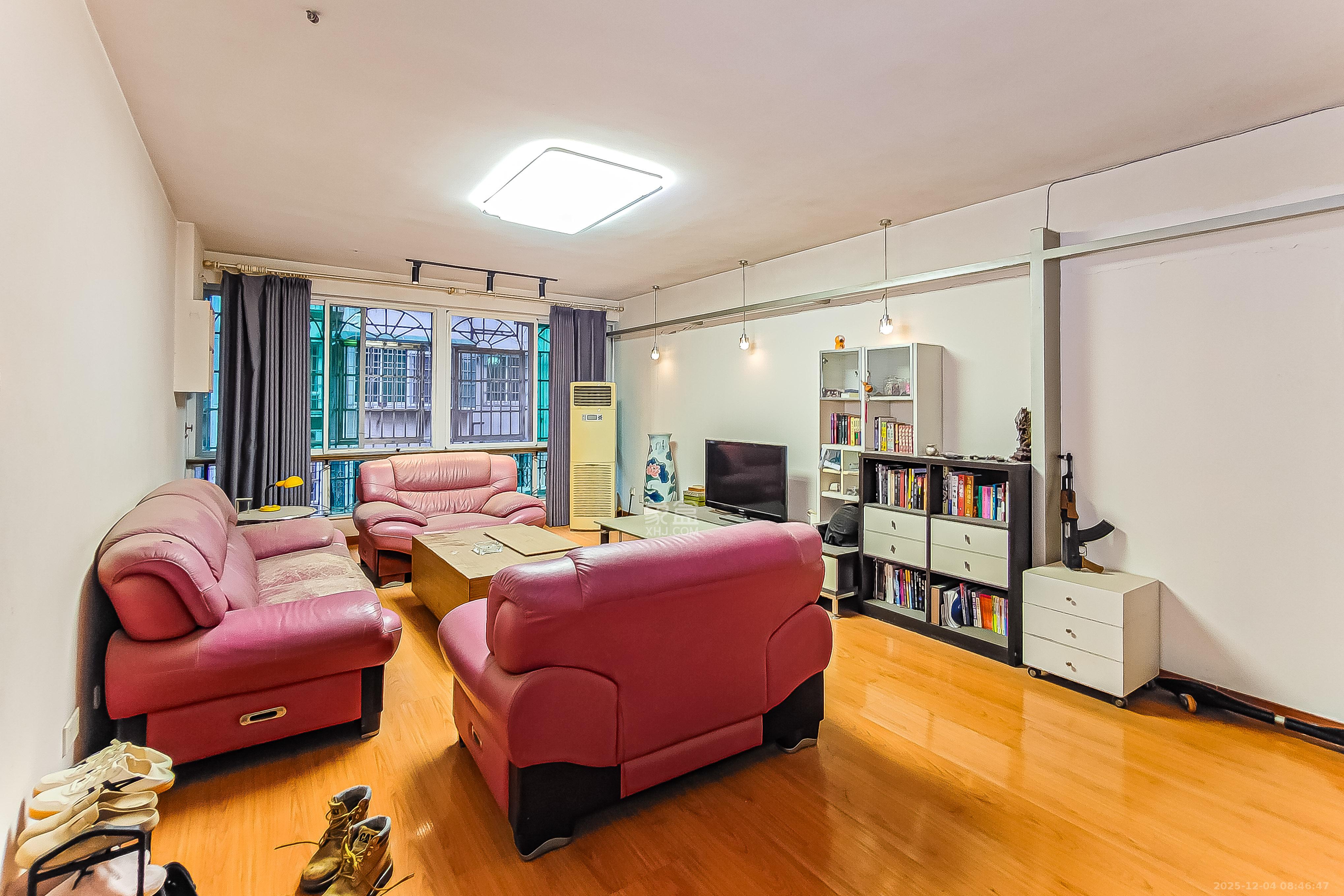 明媚星城  1室2厅2卫    100.0万