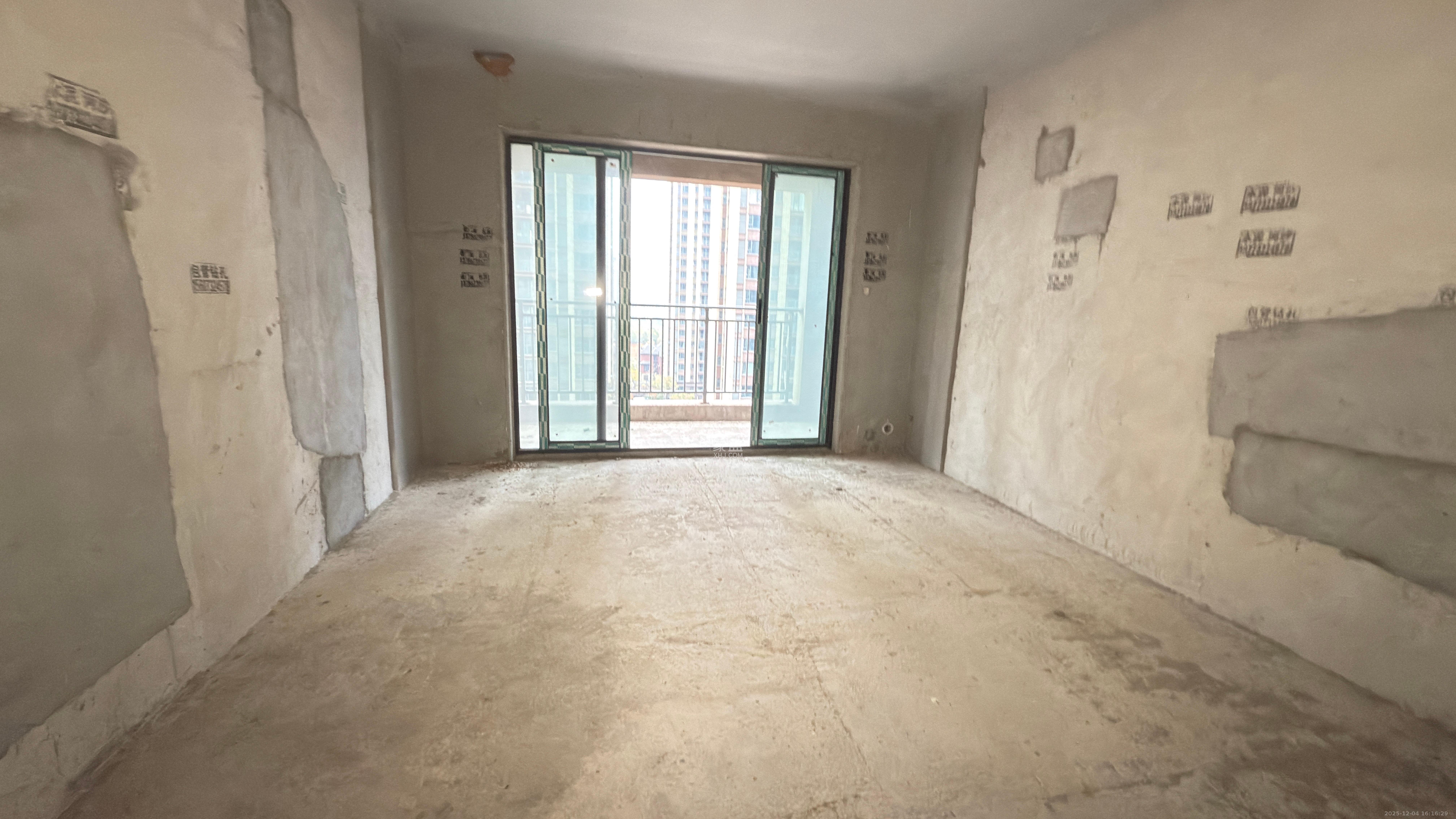 雅士林欣城  3室2厅1卫    39.8万客厅