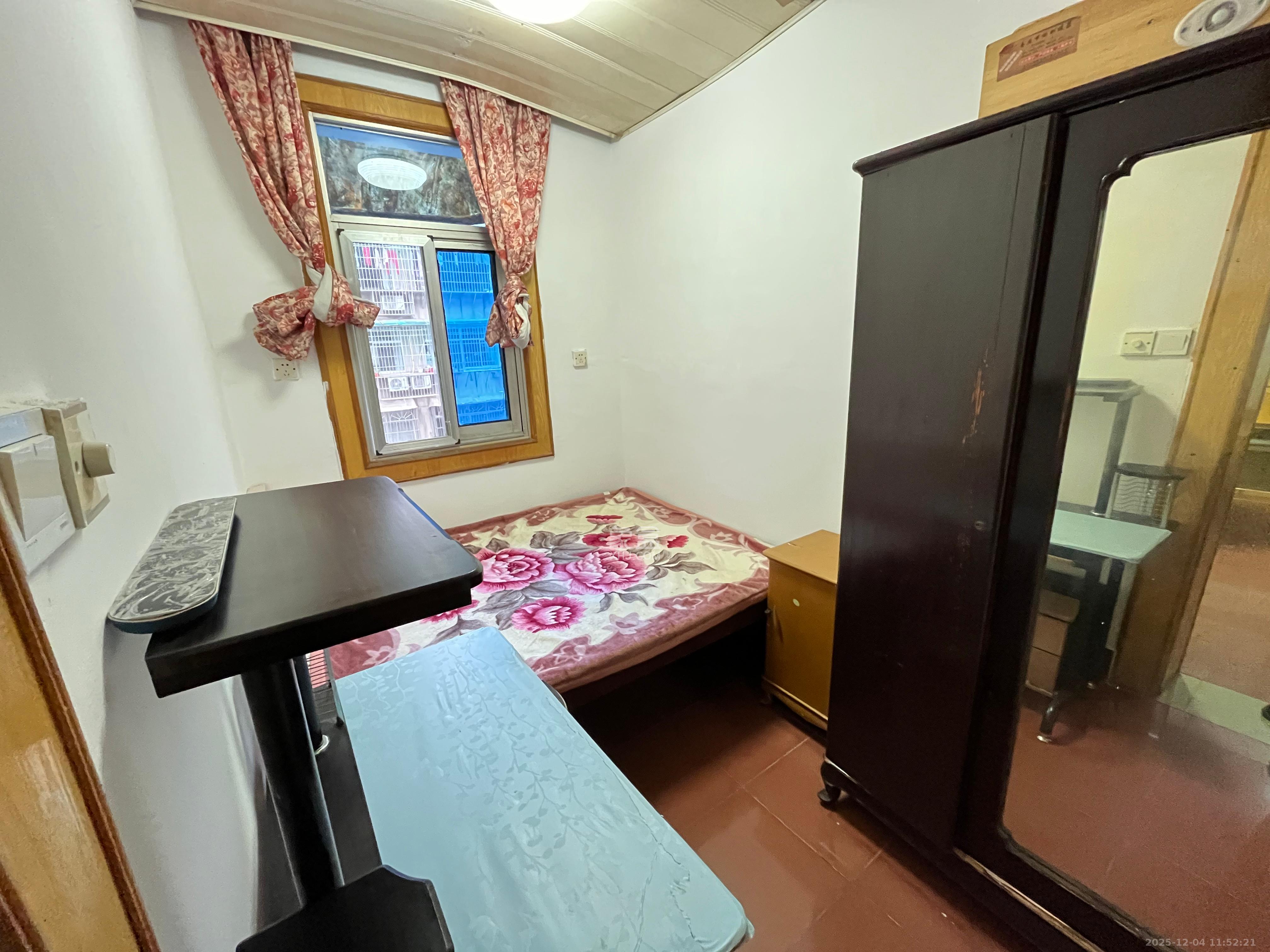 长岭水电八局宿舍  3室1厅1卫    1700.0元/月室内图