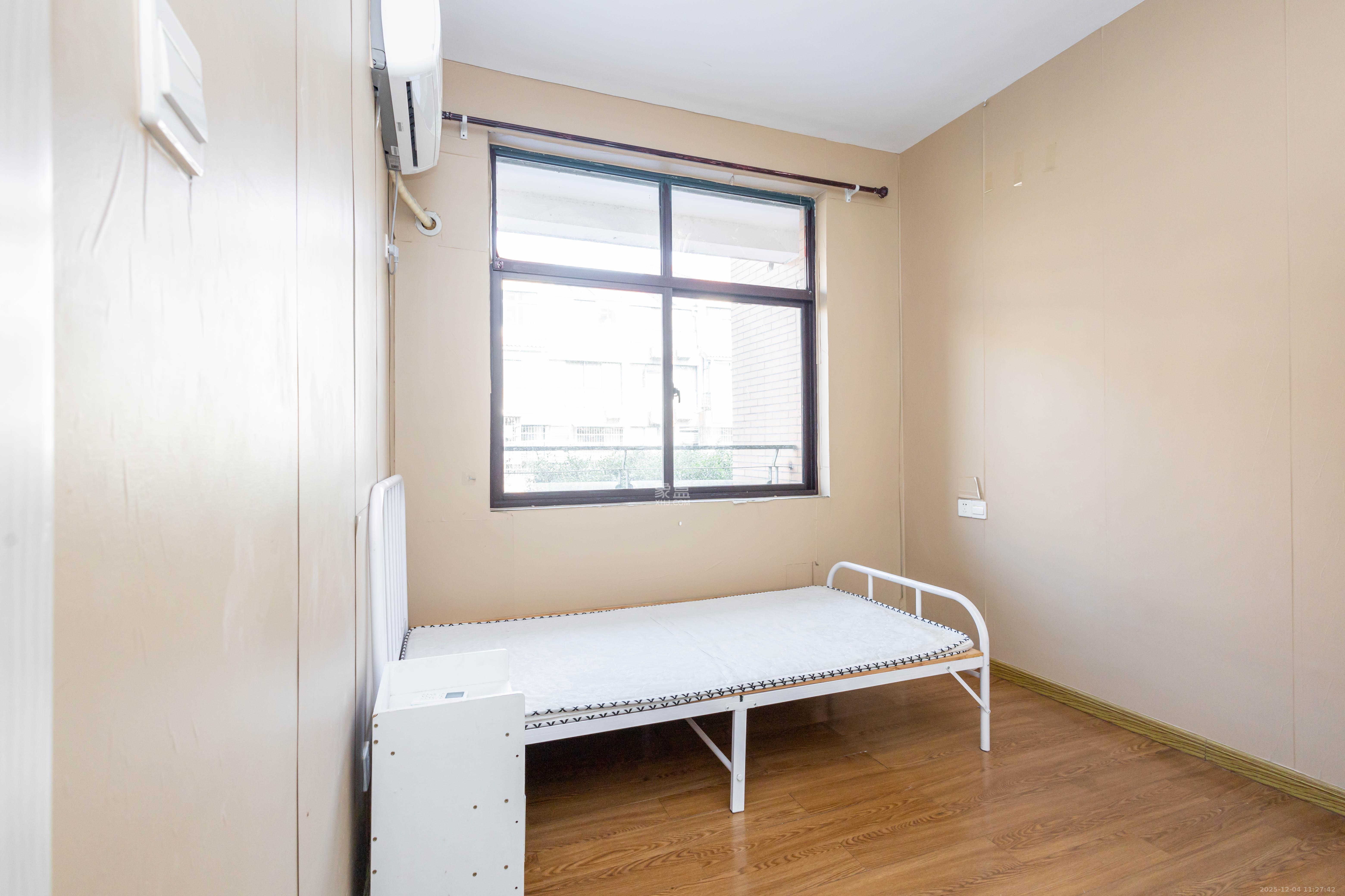 东业早安星城  3室2厅2卫    66.8万卧室