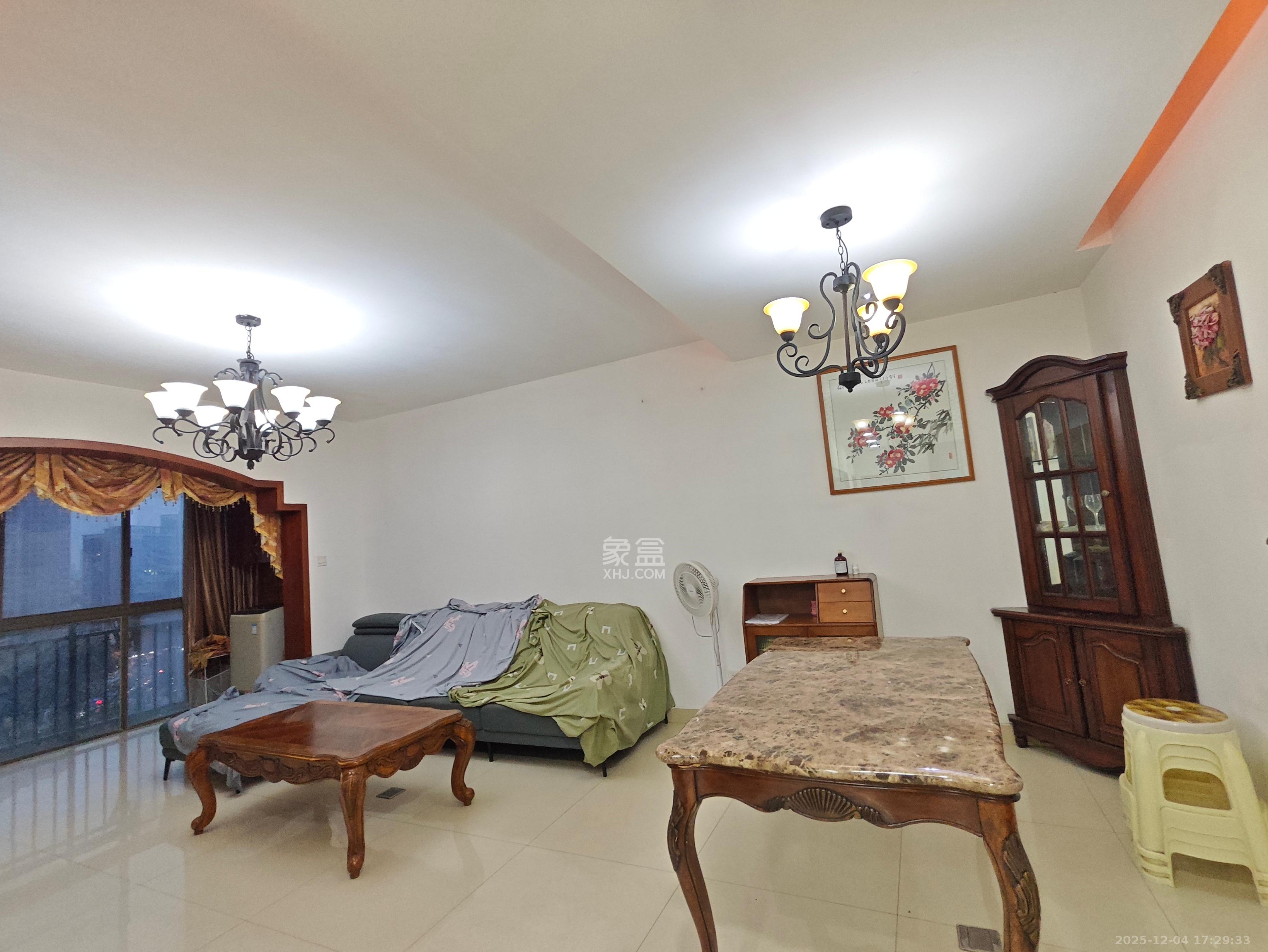 金域南外滩（望江佳园）  3室2厅2卫    4000.0元/月