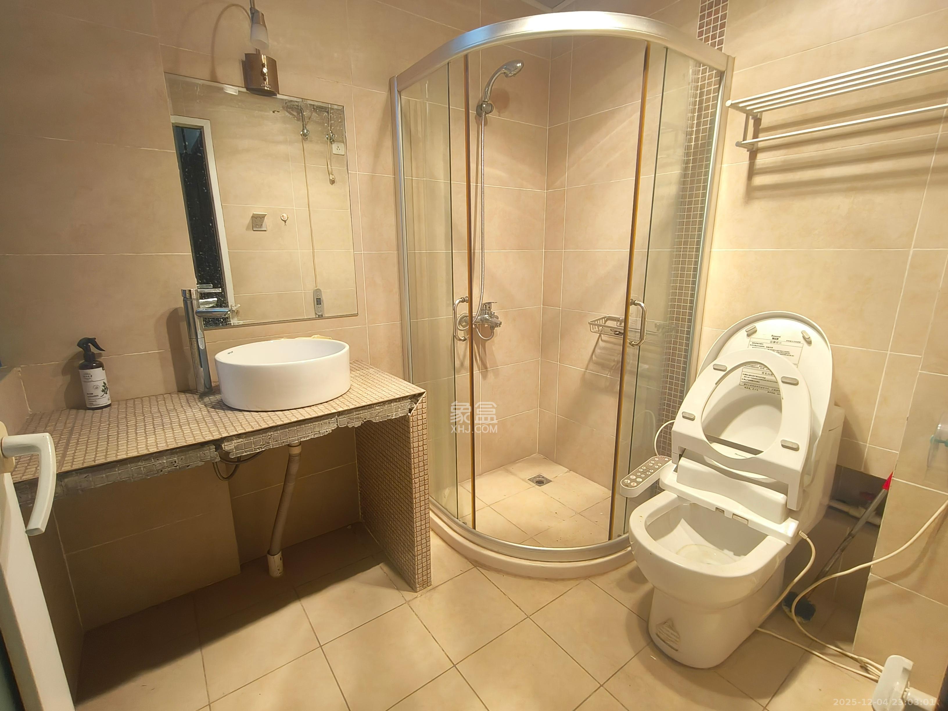 恒盛世家  3室2厅1卫    2300.0元/月室内图