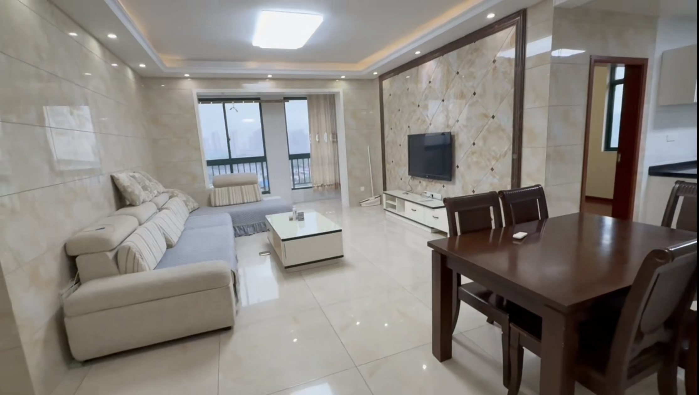 尚格名城花好悦园4期  3室2厅2卫    2200.0元/月户型图