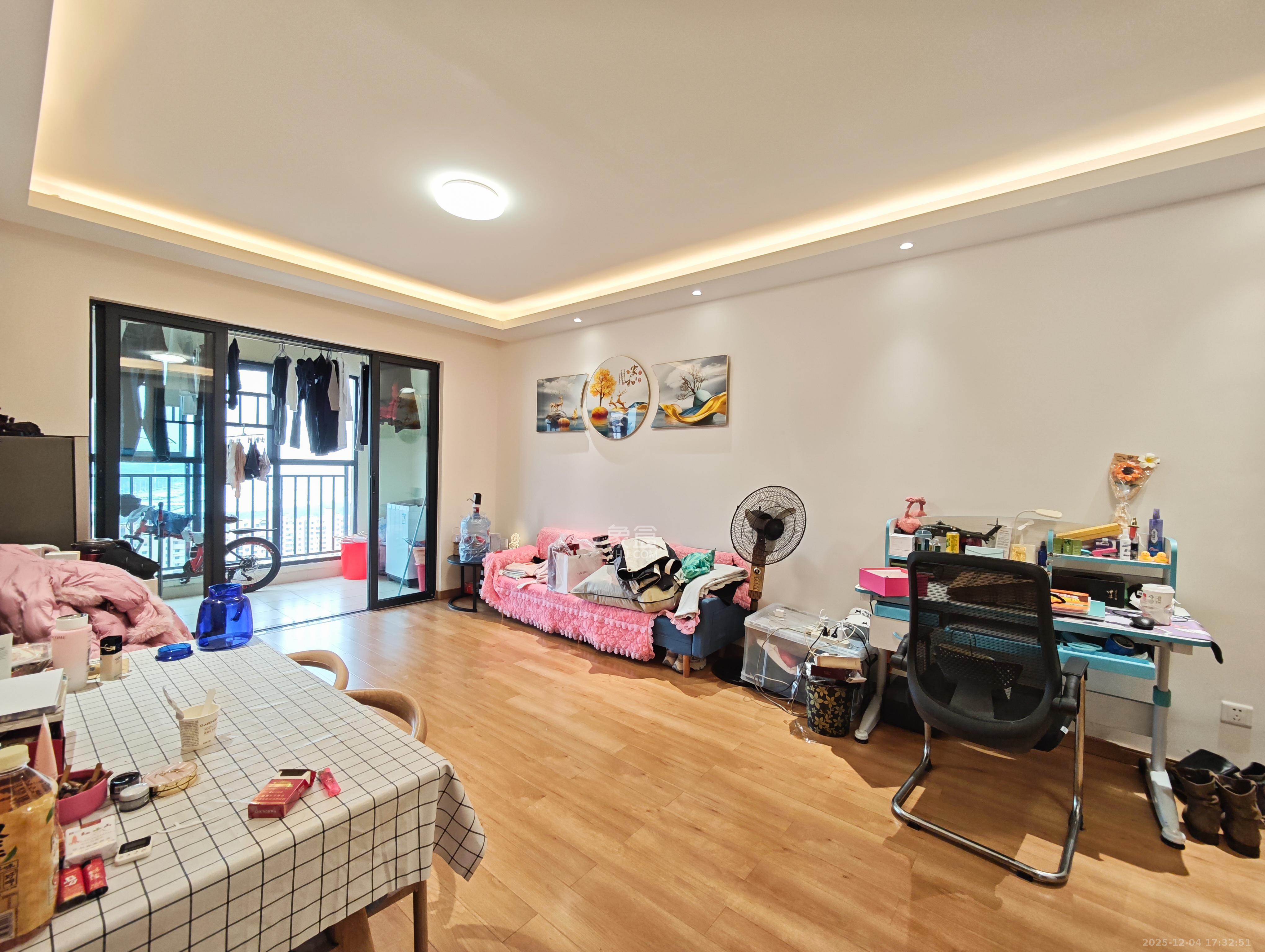 中建嘉和城凤凰台(中建瑞兴家园) 3室2厅1卫 80.0万 中建嘉和城凤凰台(中建瑞兴家园) 3室2厅1卫 80.0万客厅