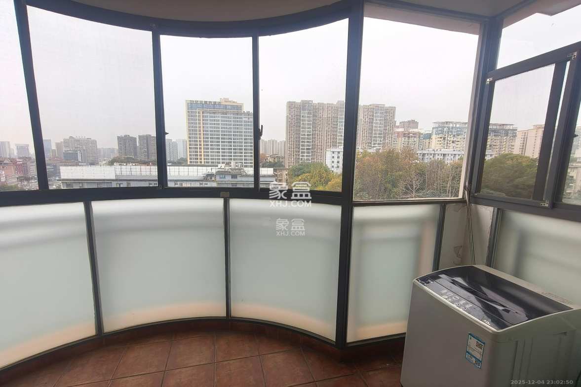 恒盛世家 3室2厅1卫 2300.0元/月 恒盛世家 3室2厅1卫 2300.0元/月室内图