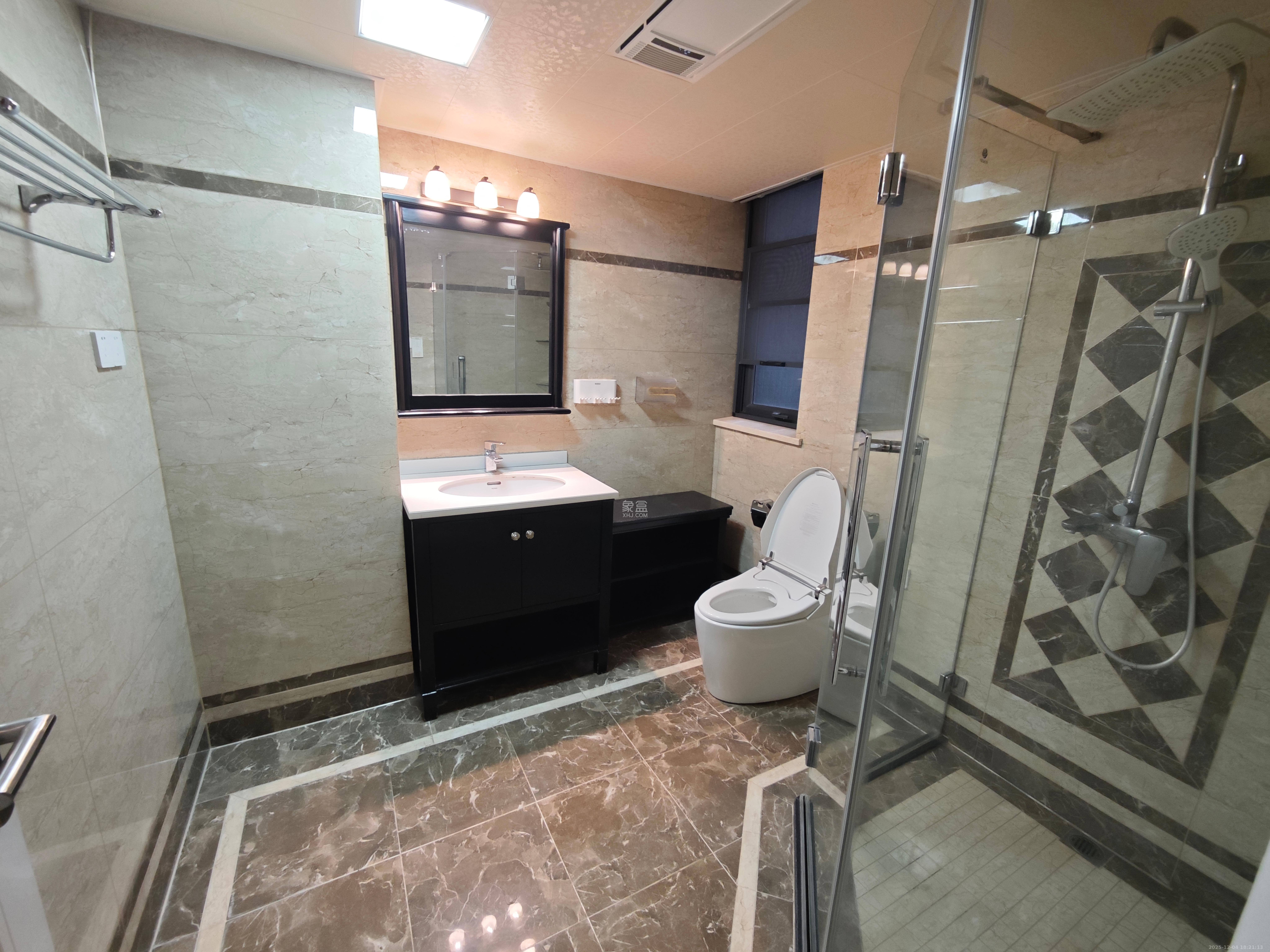 京武浪琴山一、二期  4室2厅2卫    12000.0元/月室内图