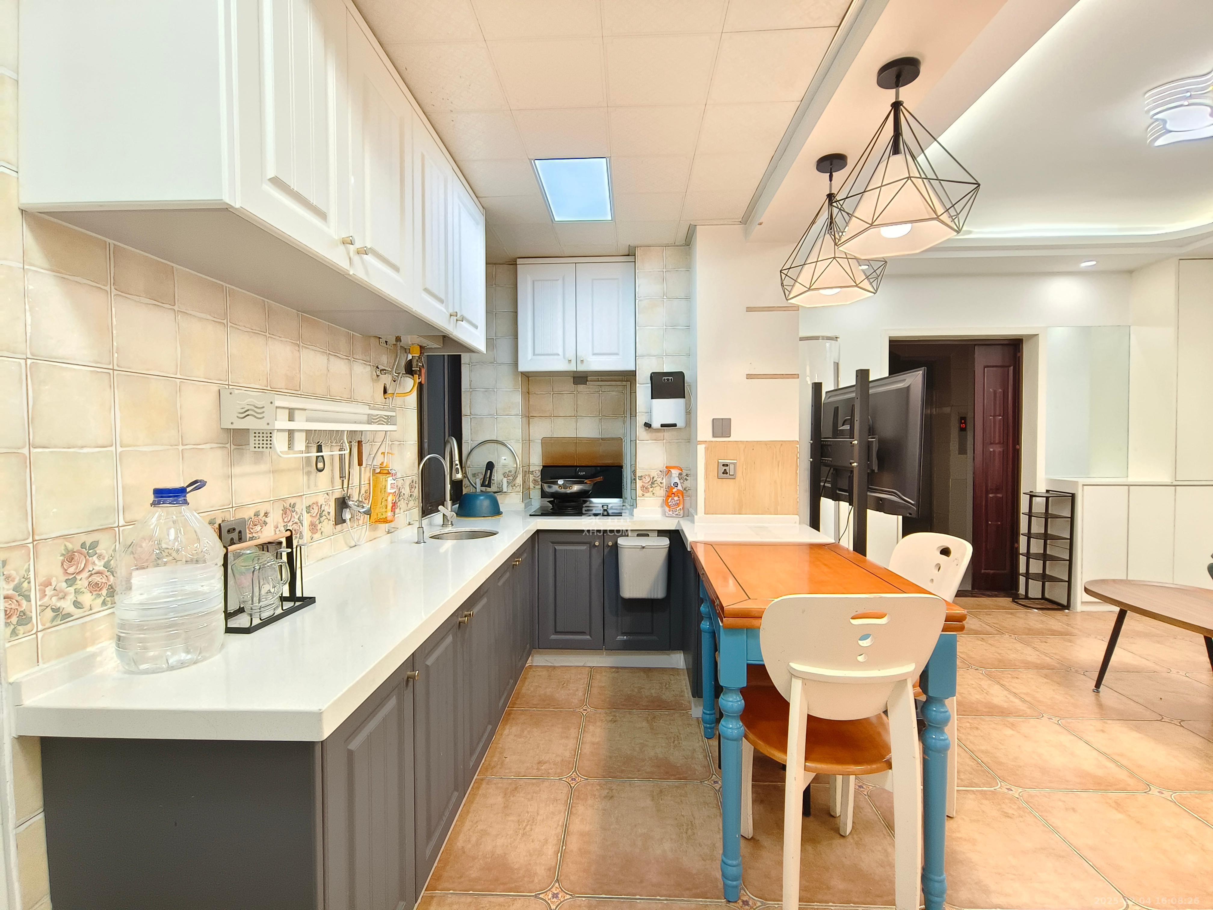 绿地中央广场  2室1厅1卫    2300.0元/月室内图