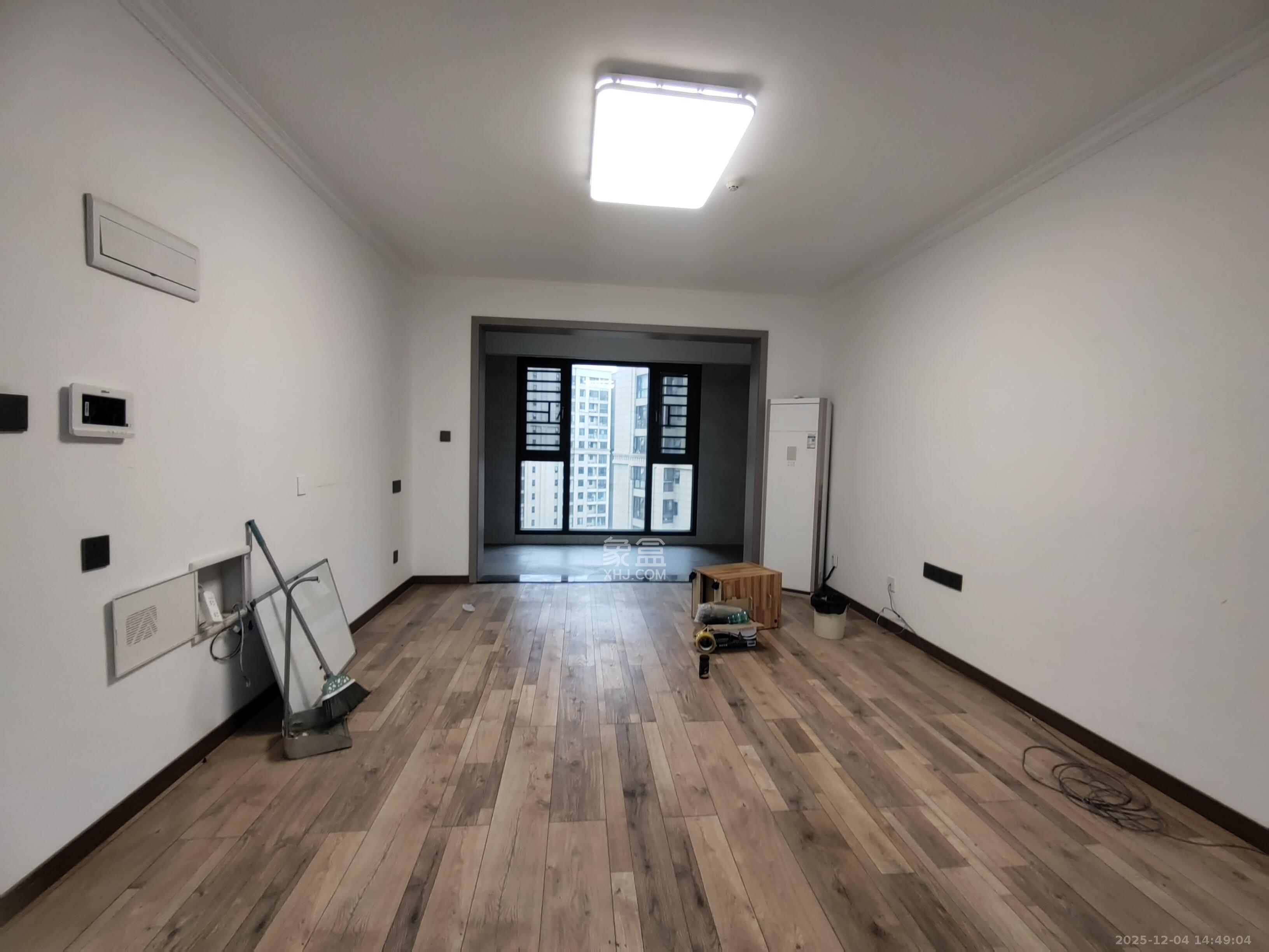 明发阅江悦府 5室2厅2卫 2400.0元/月 明发阅江悦府 5室2厅2卫 2400.0元/月室内图