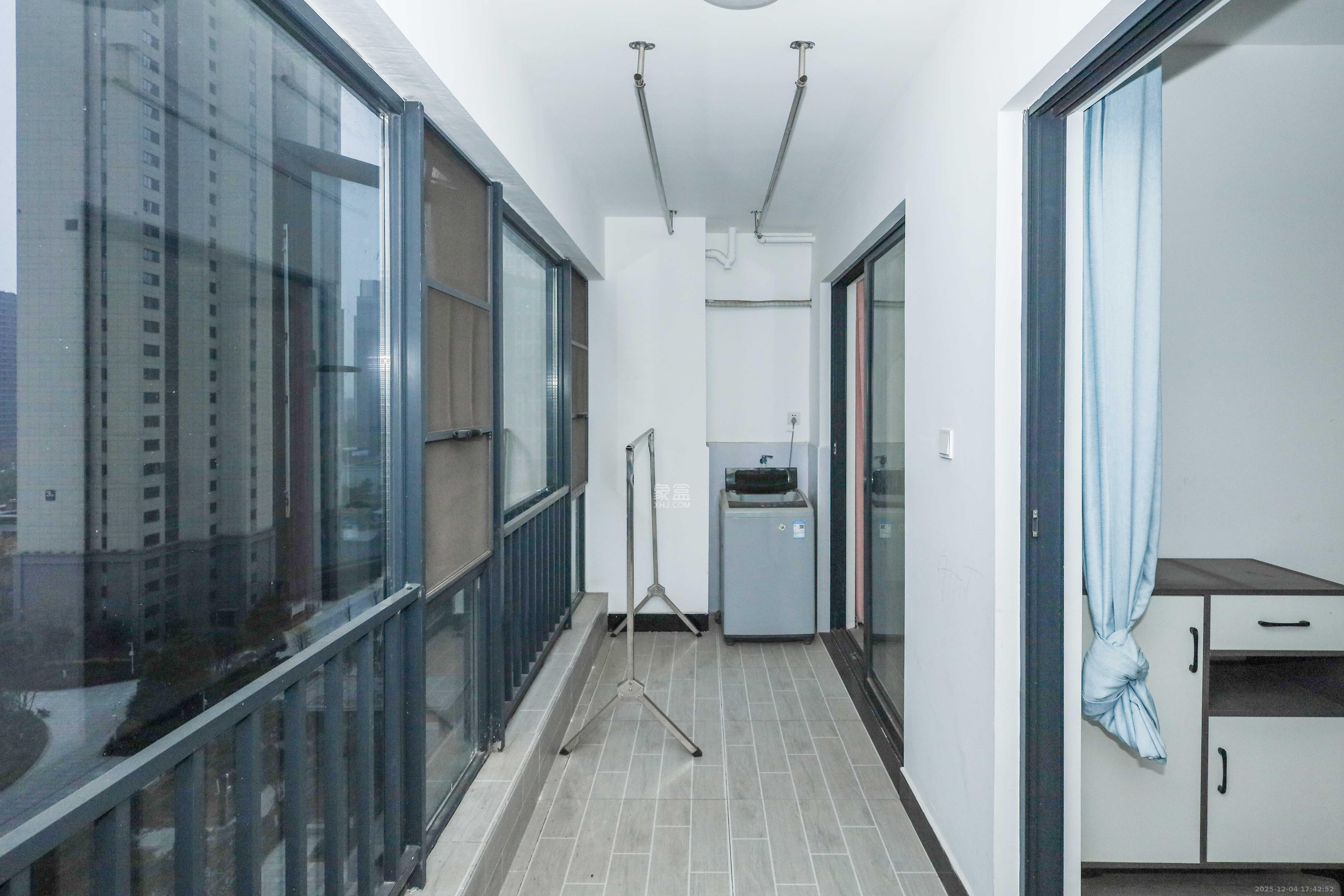 南山梅溪一方  3室2厅2卫    115.0万阳台