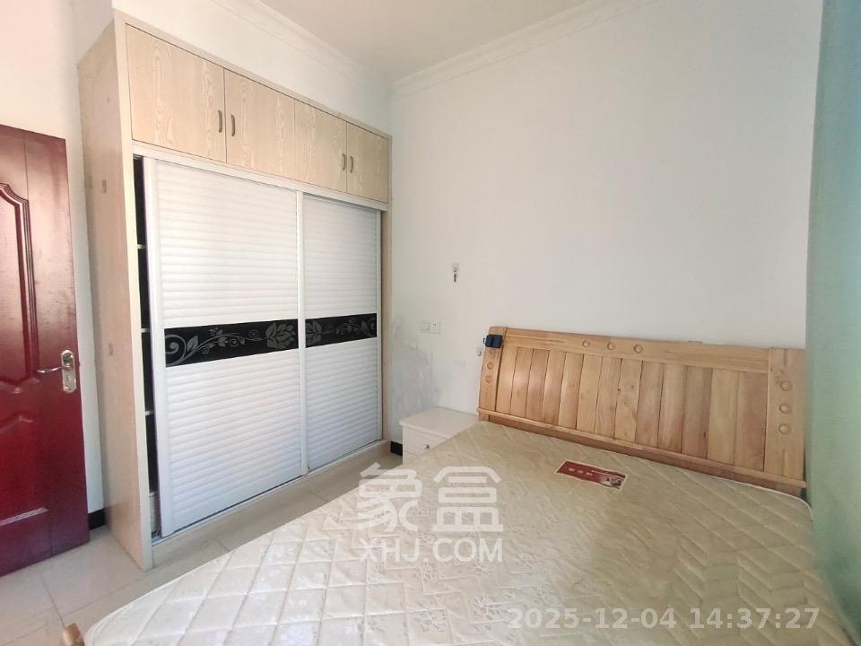 麓山枫情 3室2厅1卫 2100.0元/月 麓山枫情 3室2厅1卫 2100.0元/月室内图